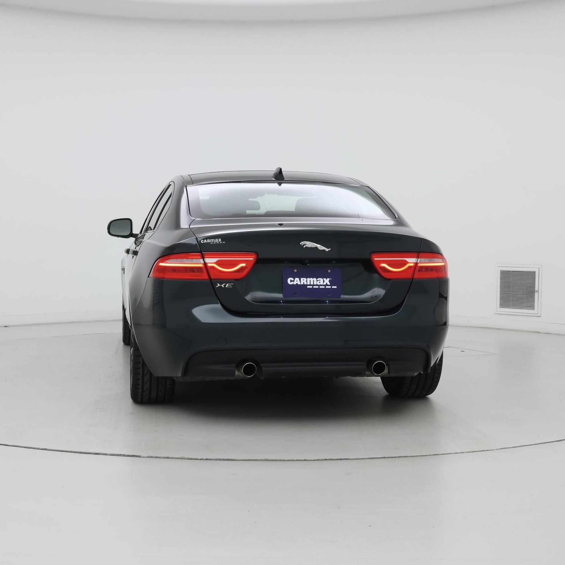 Thumbnail: 2017 Jaguar XE - 6