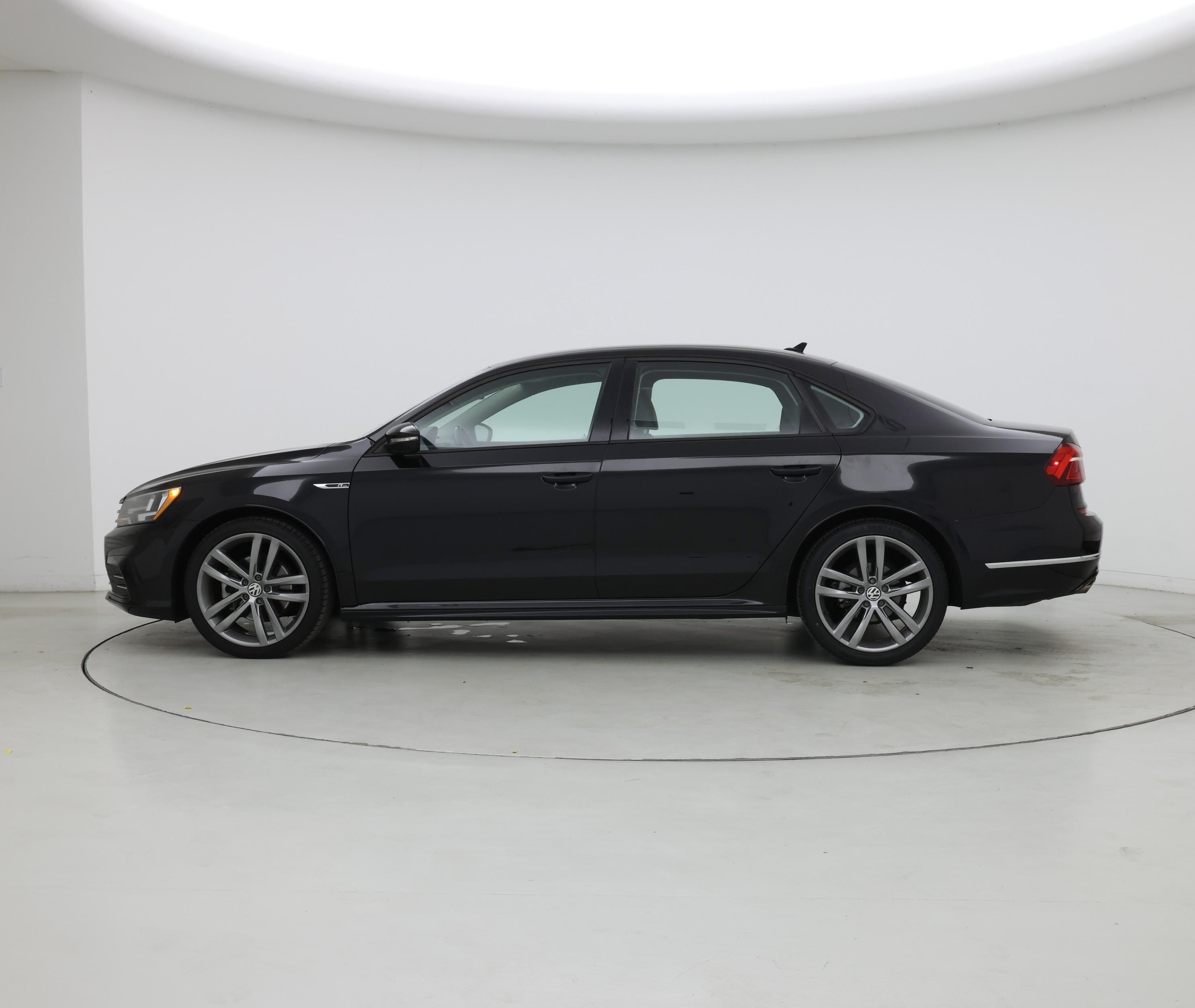 Thumbnail: 2018 Volkswagen Passat - 3