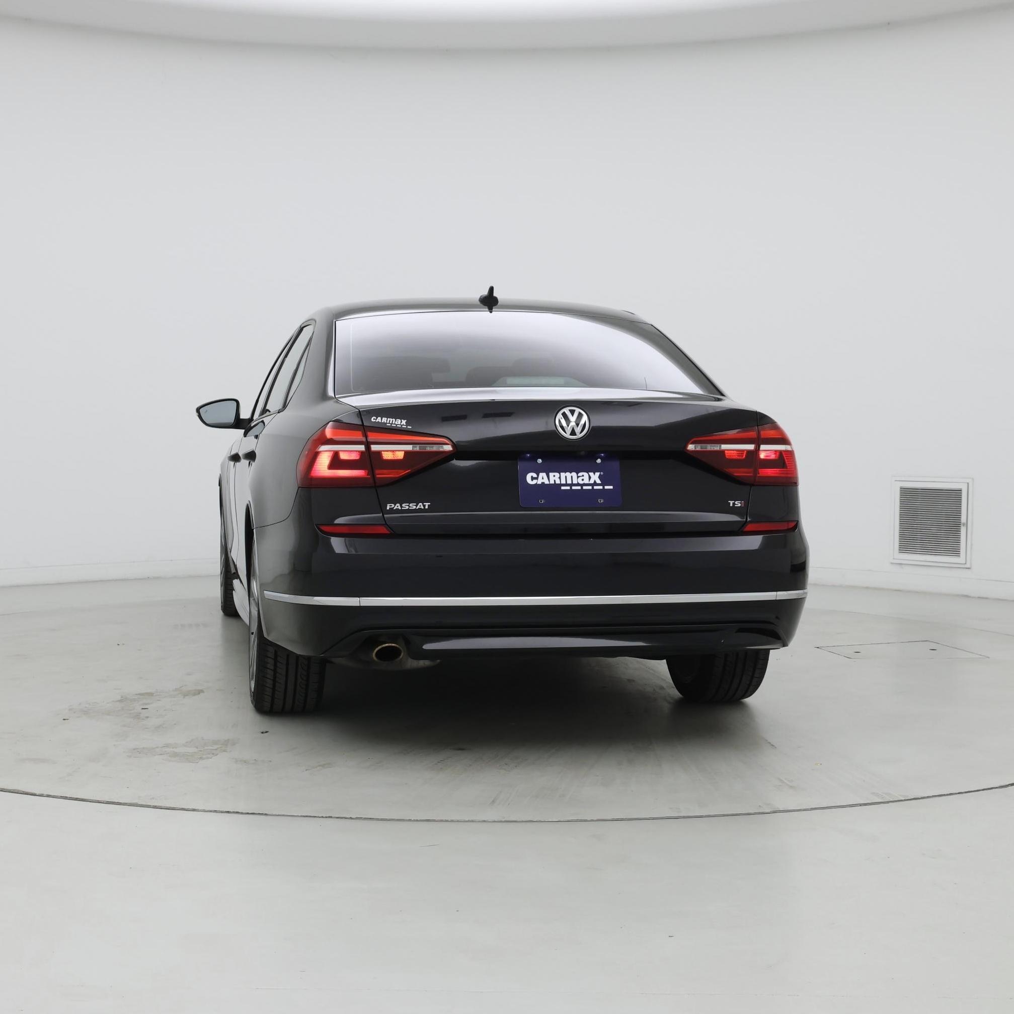 Thumbnail: 2018 Volkswagen Passat - 6