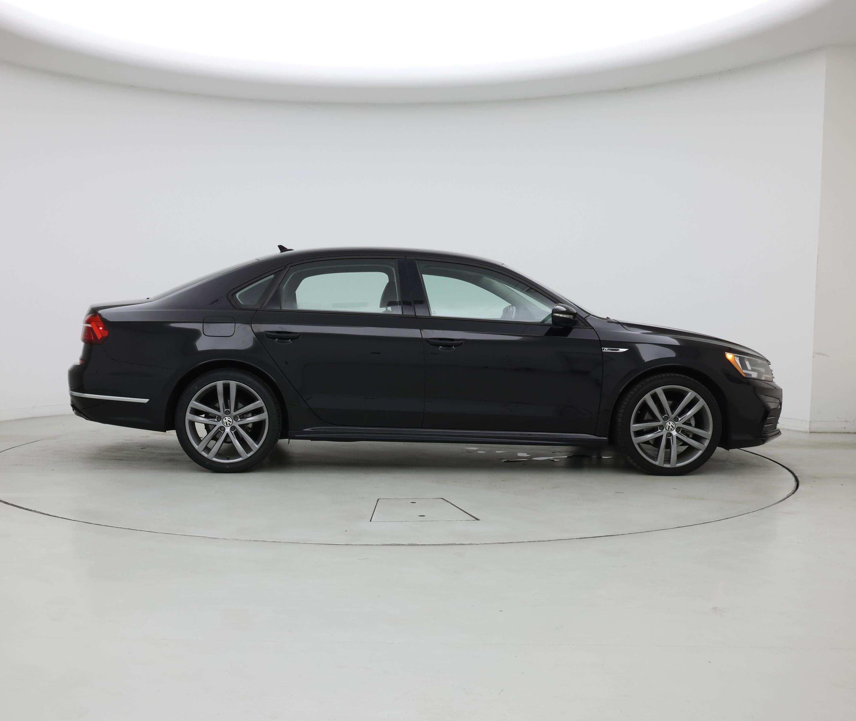 Thumbnail: 2018 Volkswagen Passat - 7