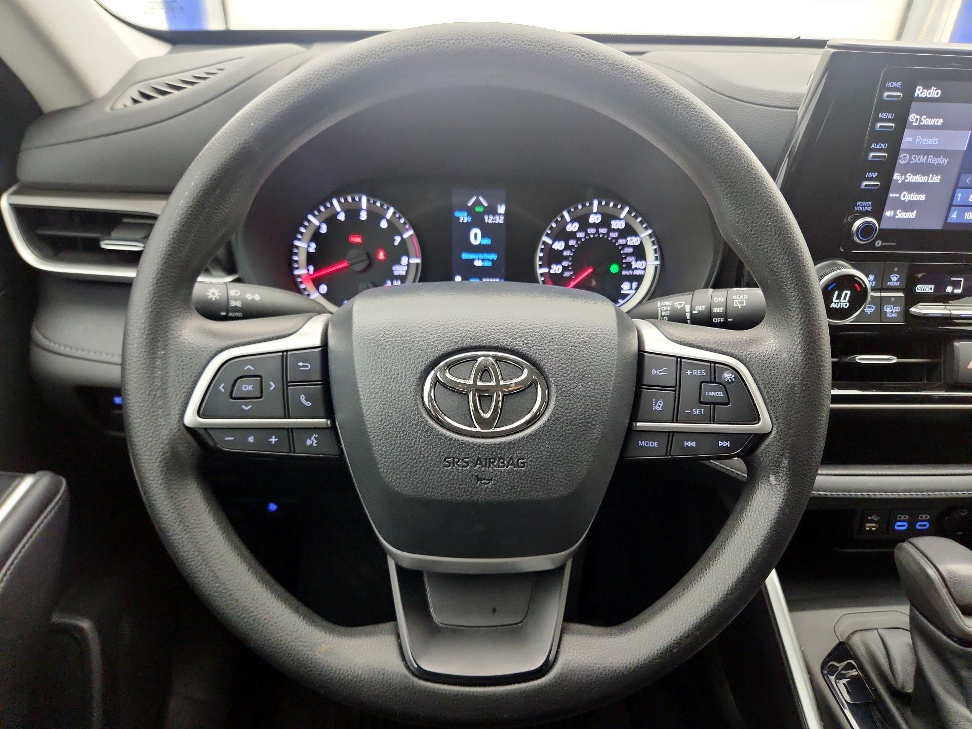 Thumbnail: 2022 Toyota Highlander - 10