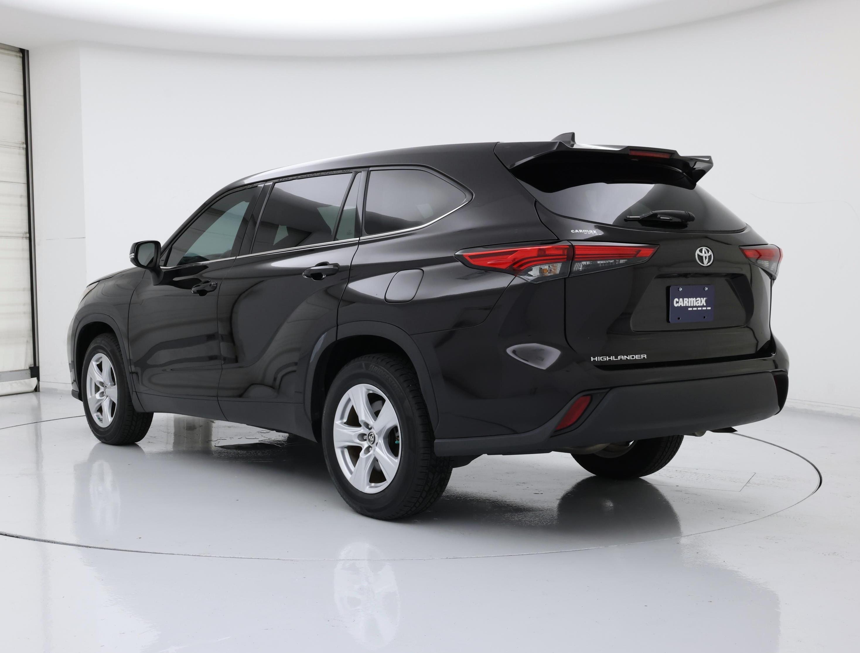 Thumbnail: 2022 Toyota Highlander - 2