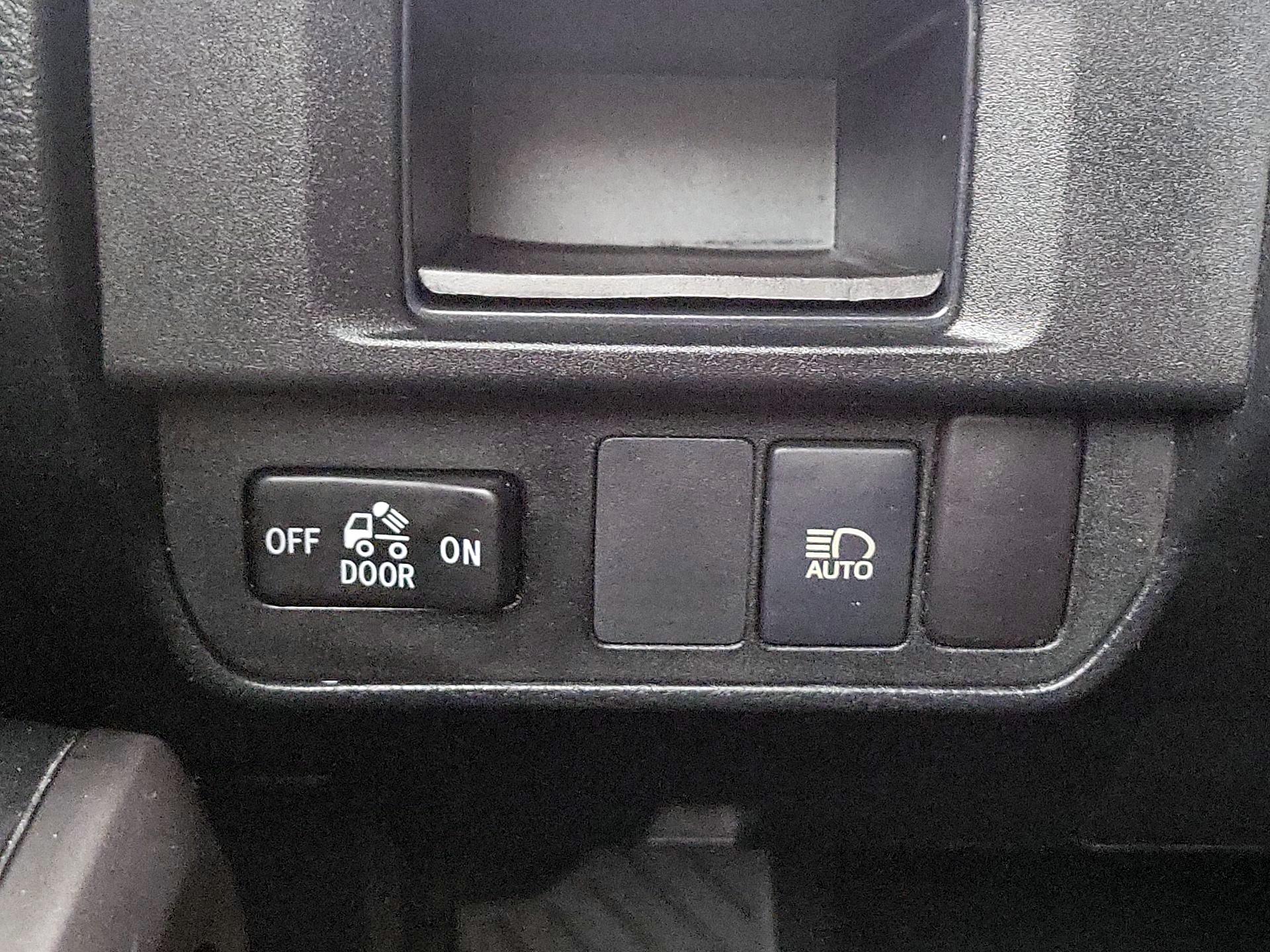 Thumbnail: 2019 Toyota Tacoma - 13