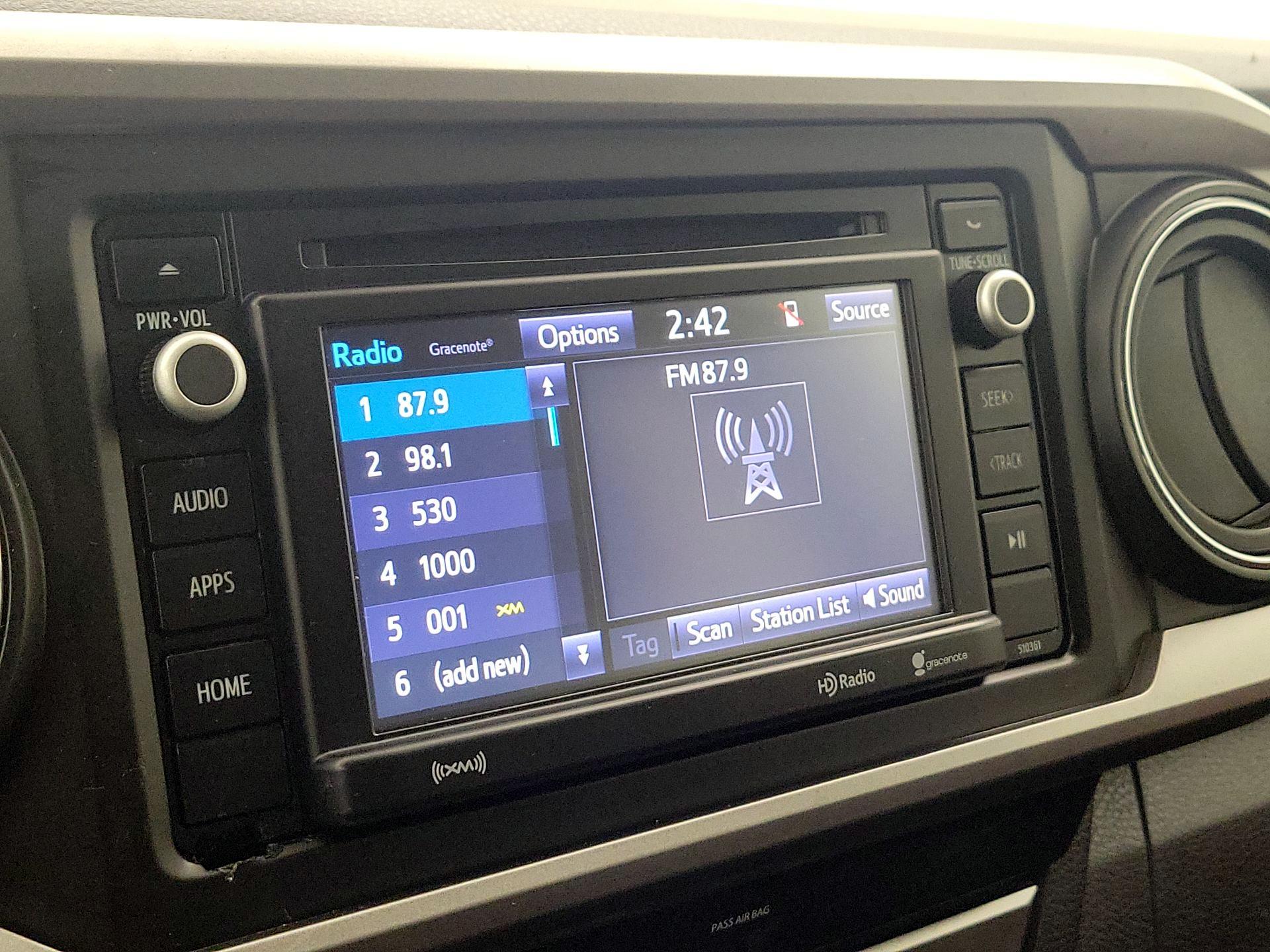 Thumbnail: 2019 Toyota Tacoma - 15