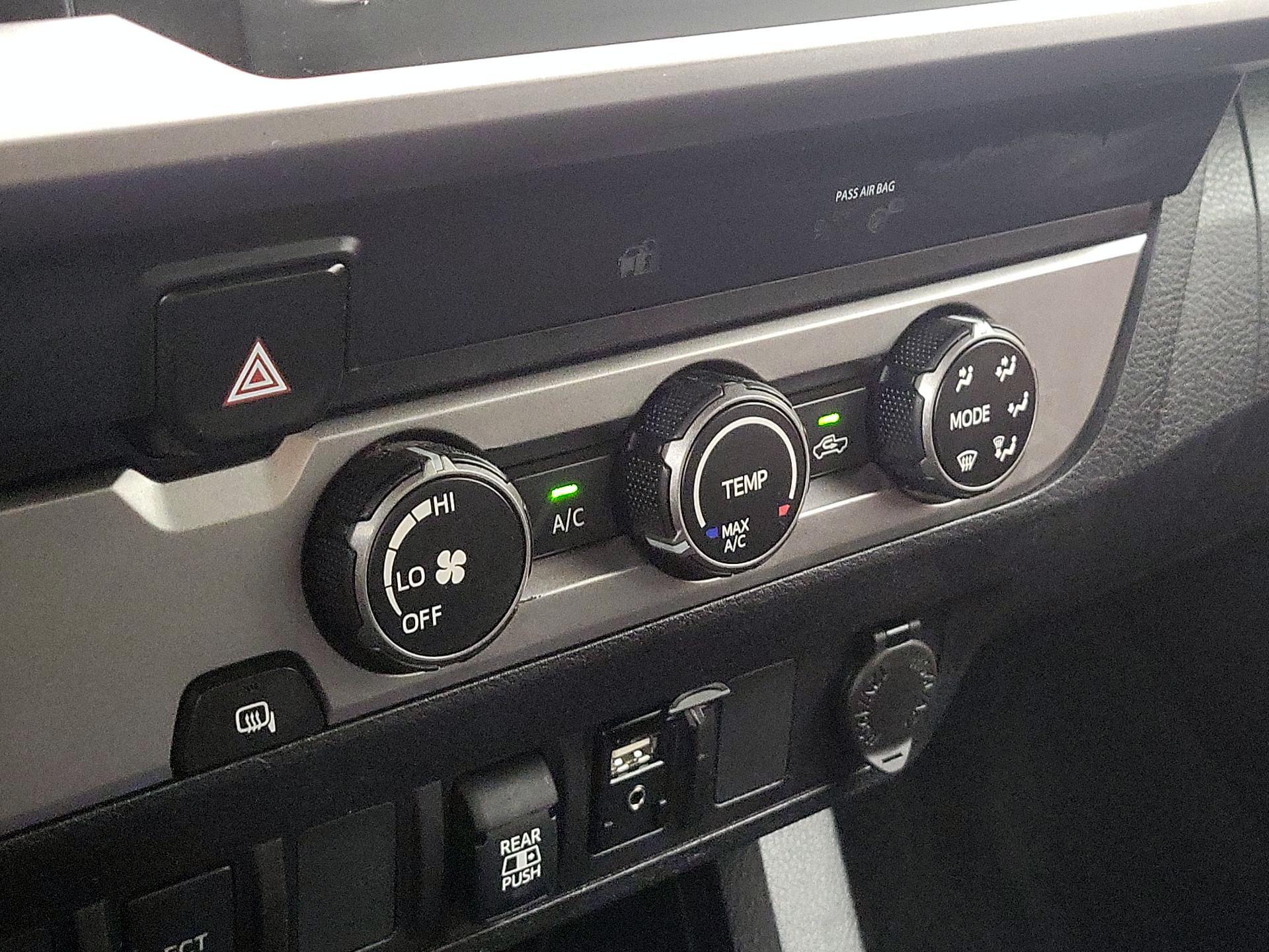 Thumbnail: 2019 Toyota Tacoma - 16