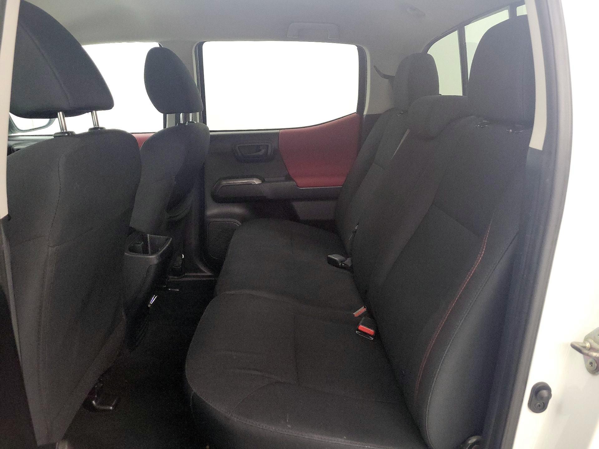 Thumbnail: 2019 Toyota Tacoma - 19