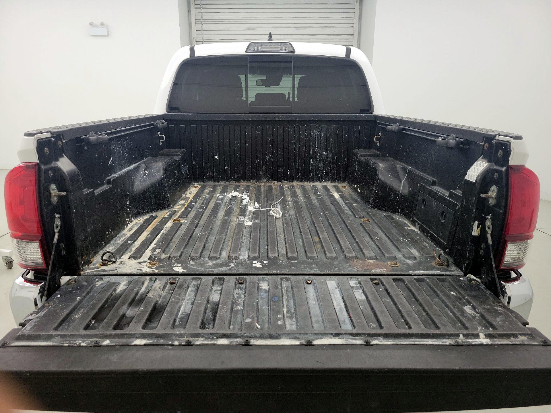 Thumbnail: 2019 Toyota Tacoma - 20