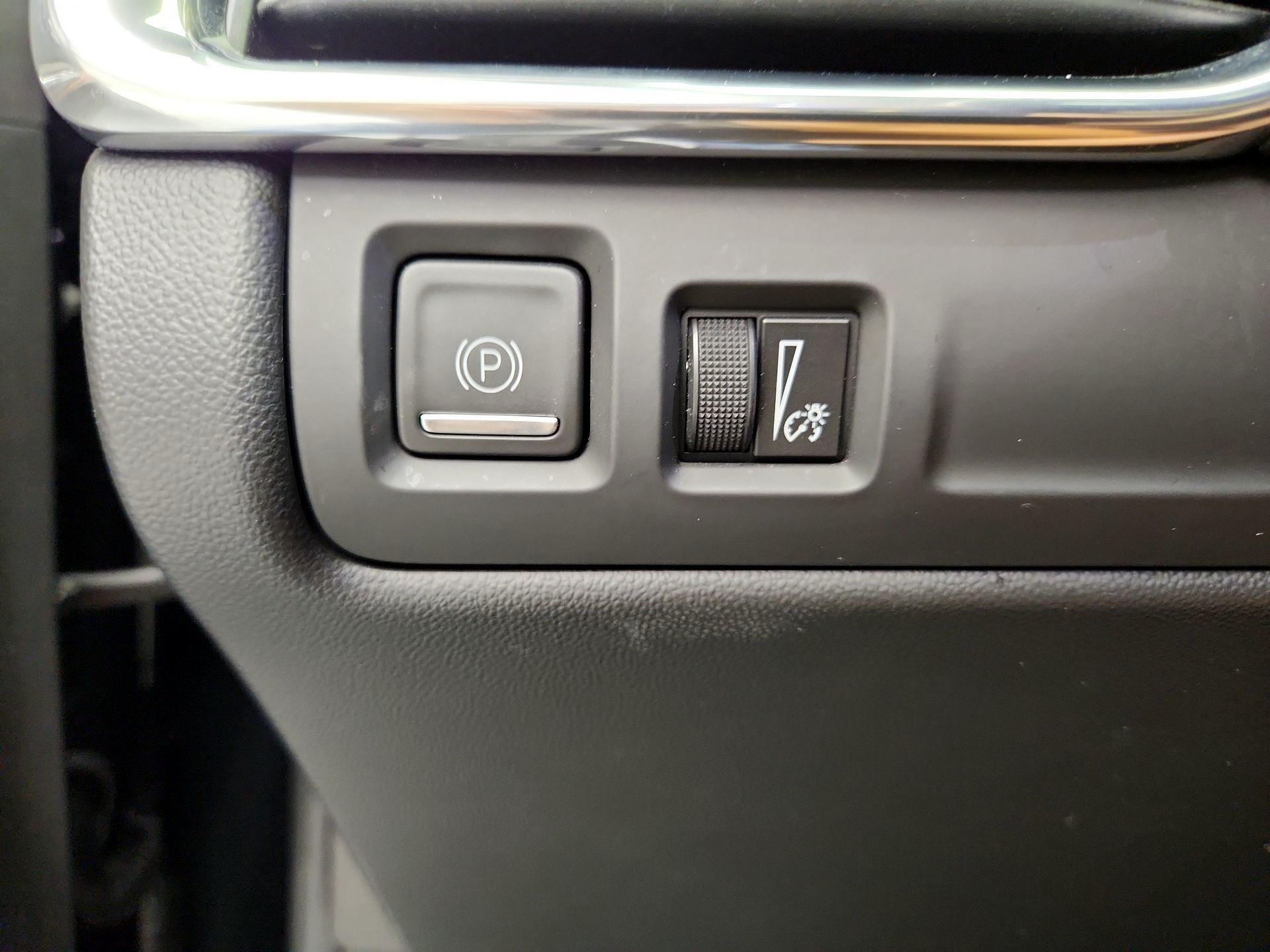 Thumbnail: 2021 Cadillac XT4 - 13