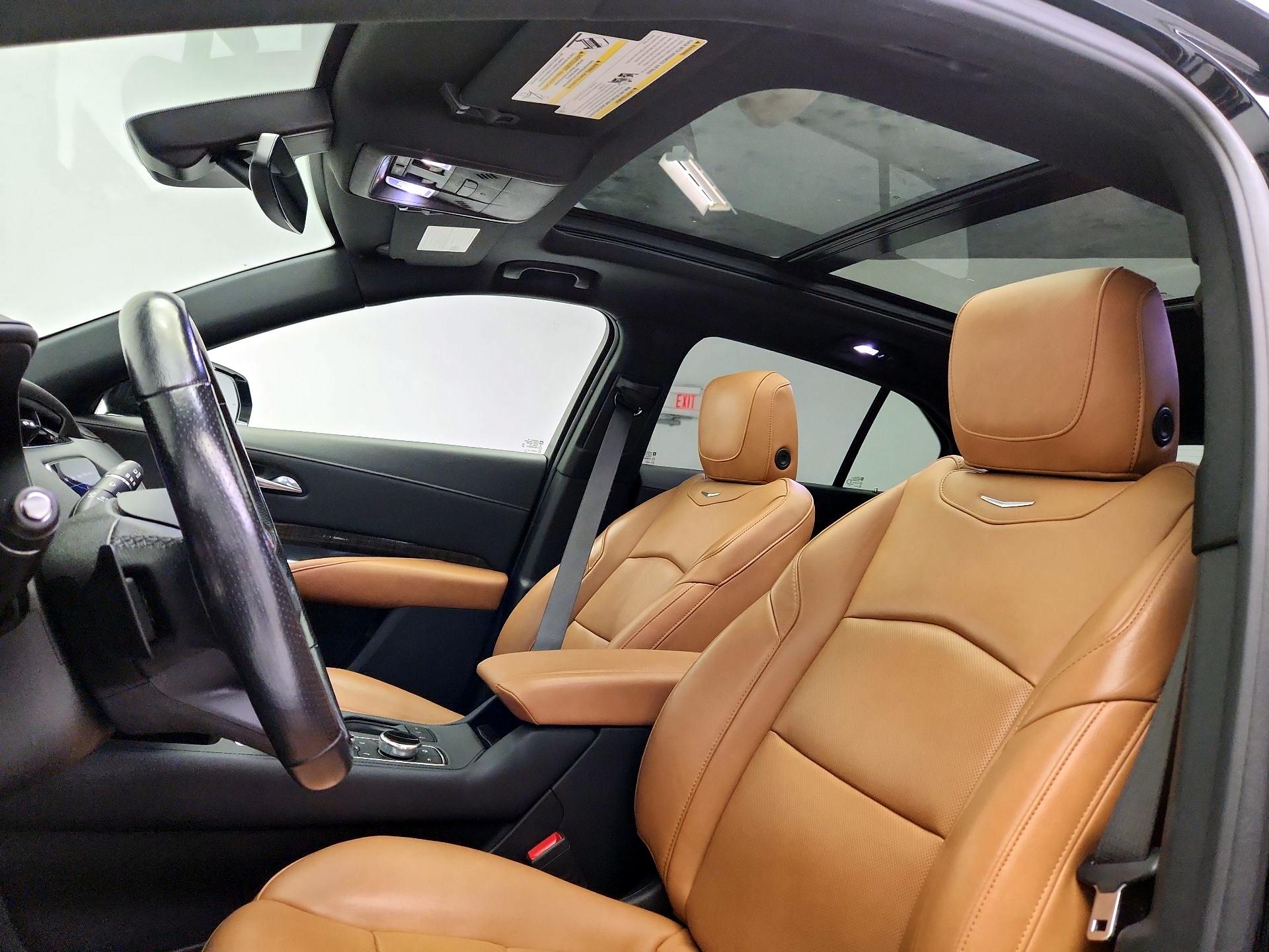 Thumbnail: 2021 Cadillac XT4 - 19