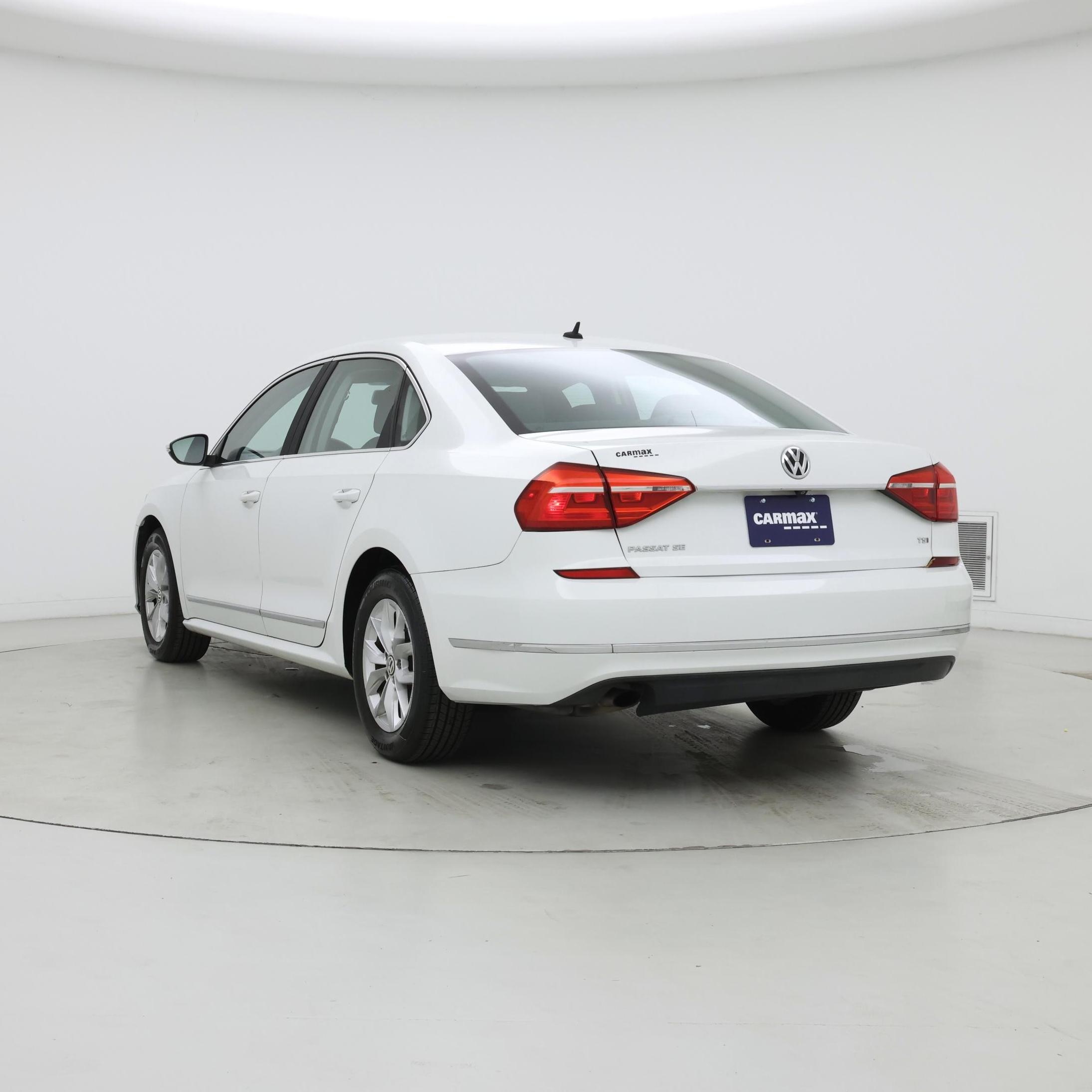 Thumbnail: 2016 Volkswagen Passat - 2
