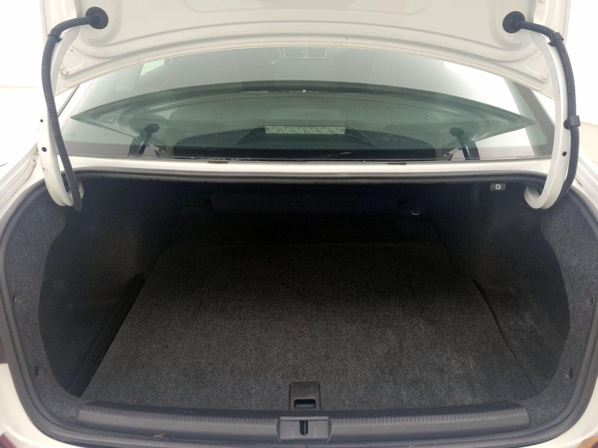 Thumbnail: 2016 Volkswagen Passat - 20