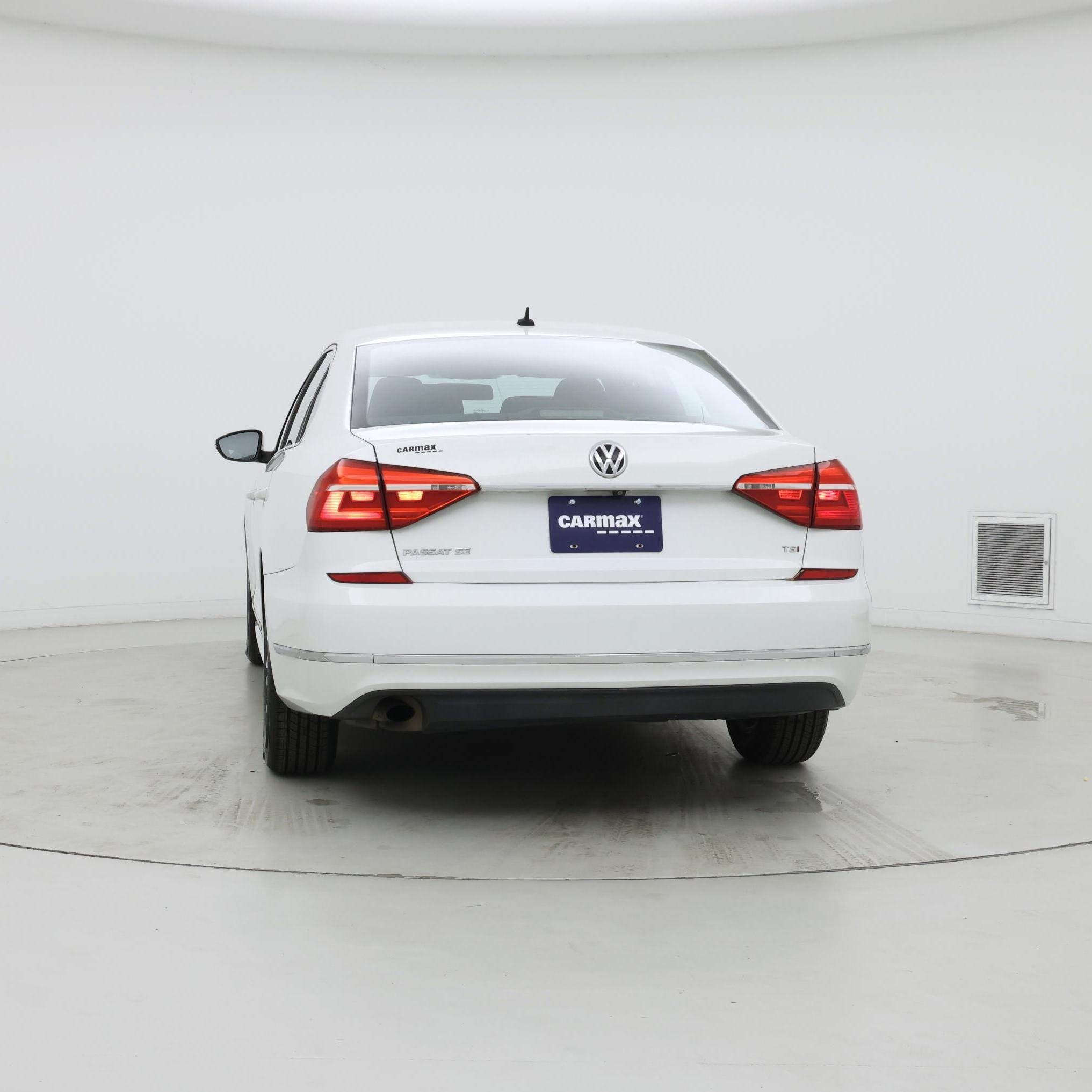 Thumbnail: 2016 Volkswagen Passat - 6