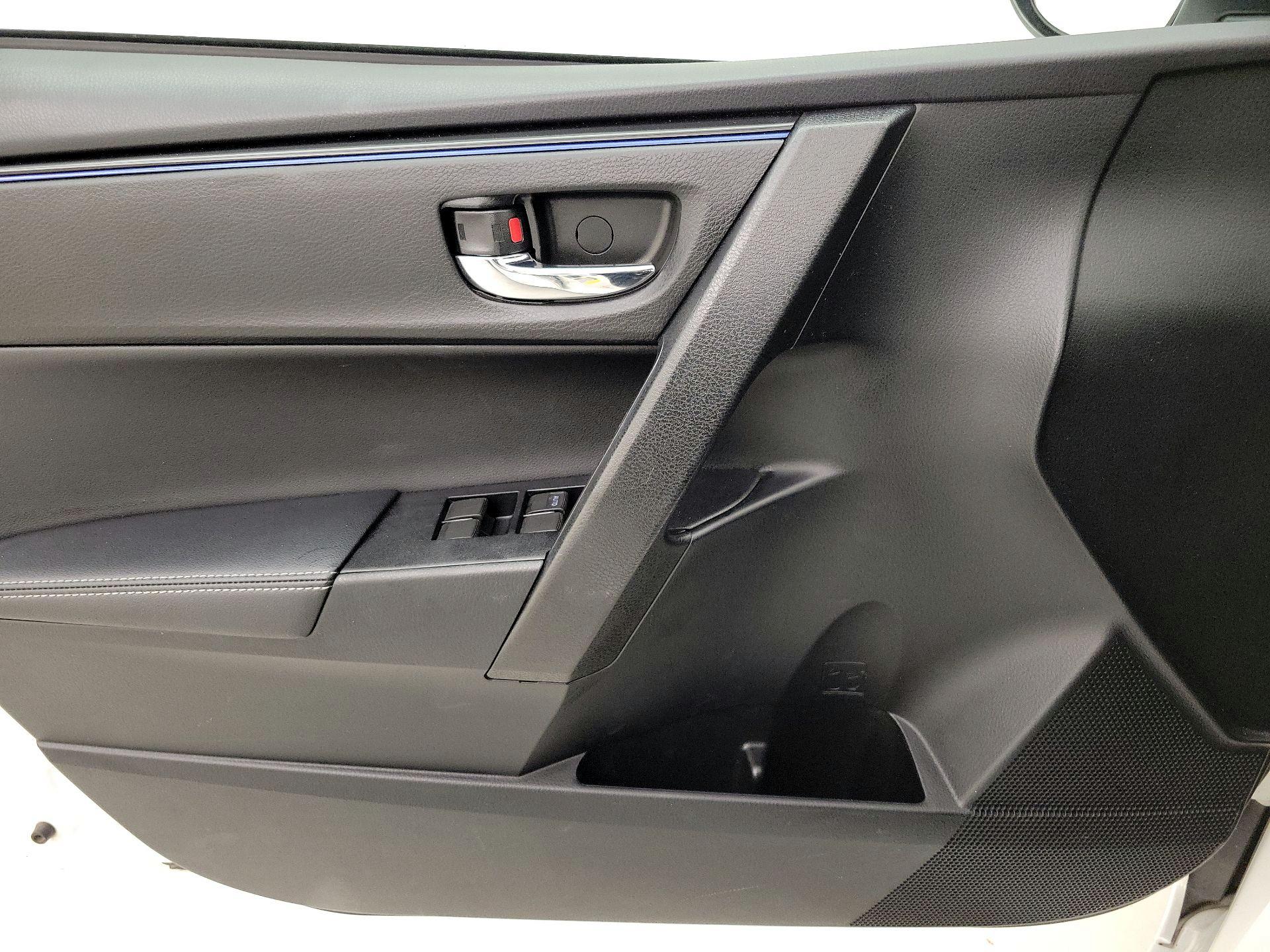 Thumbnail: 2017 Toyota Corolla - 12