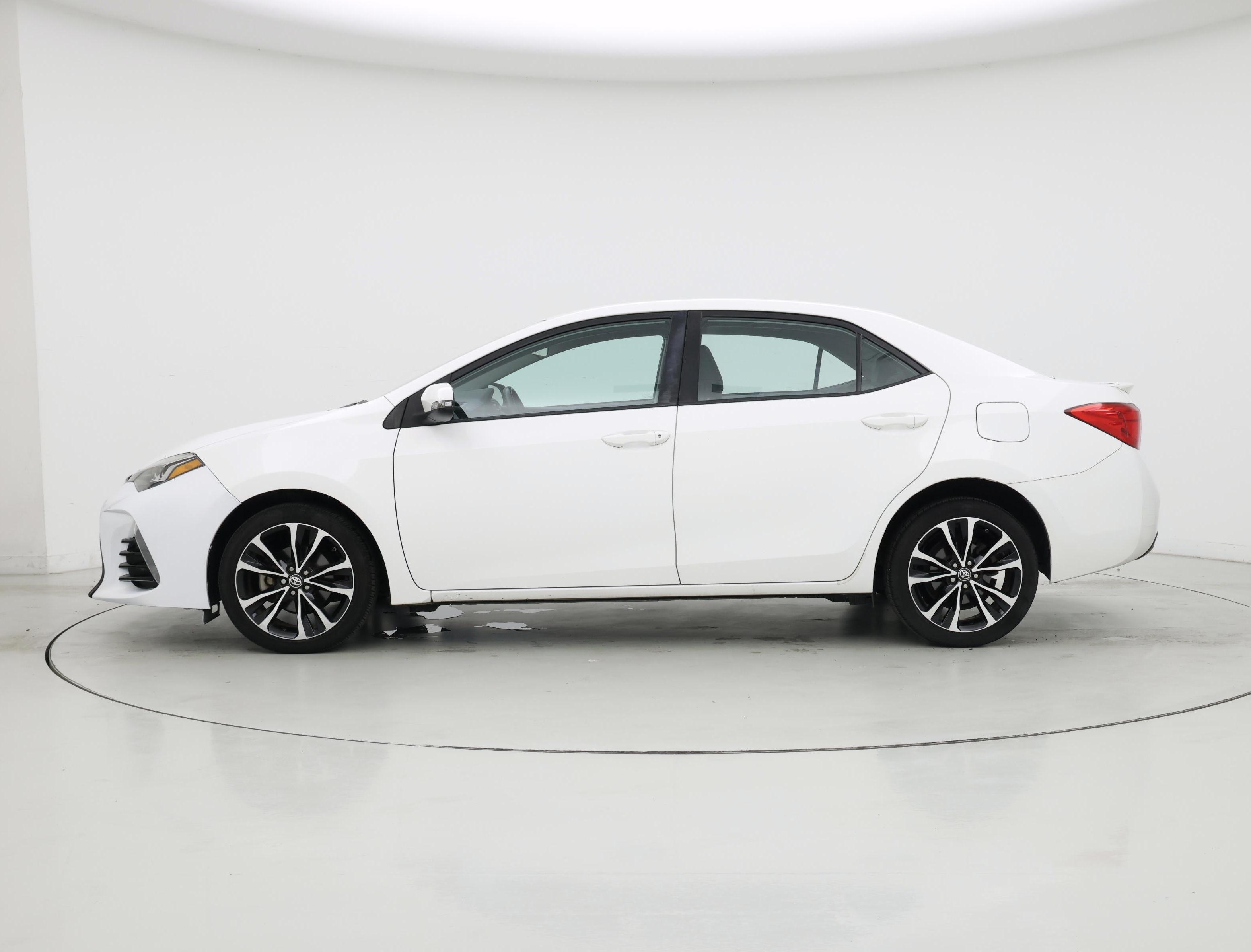 Thumbnail: 2017 Toyota Corolla - 3