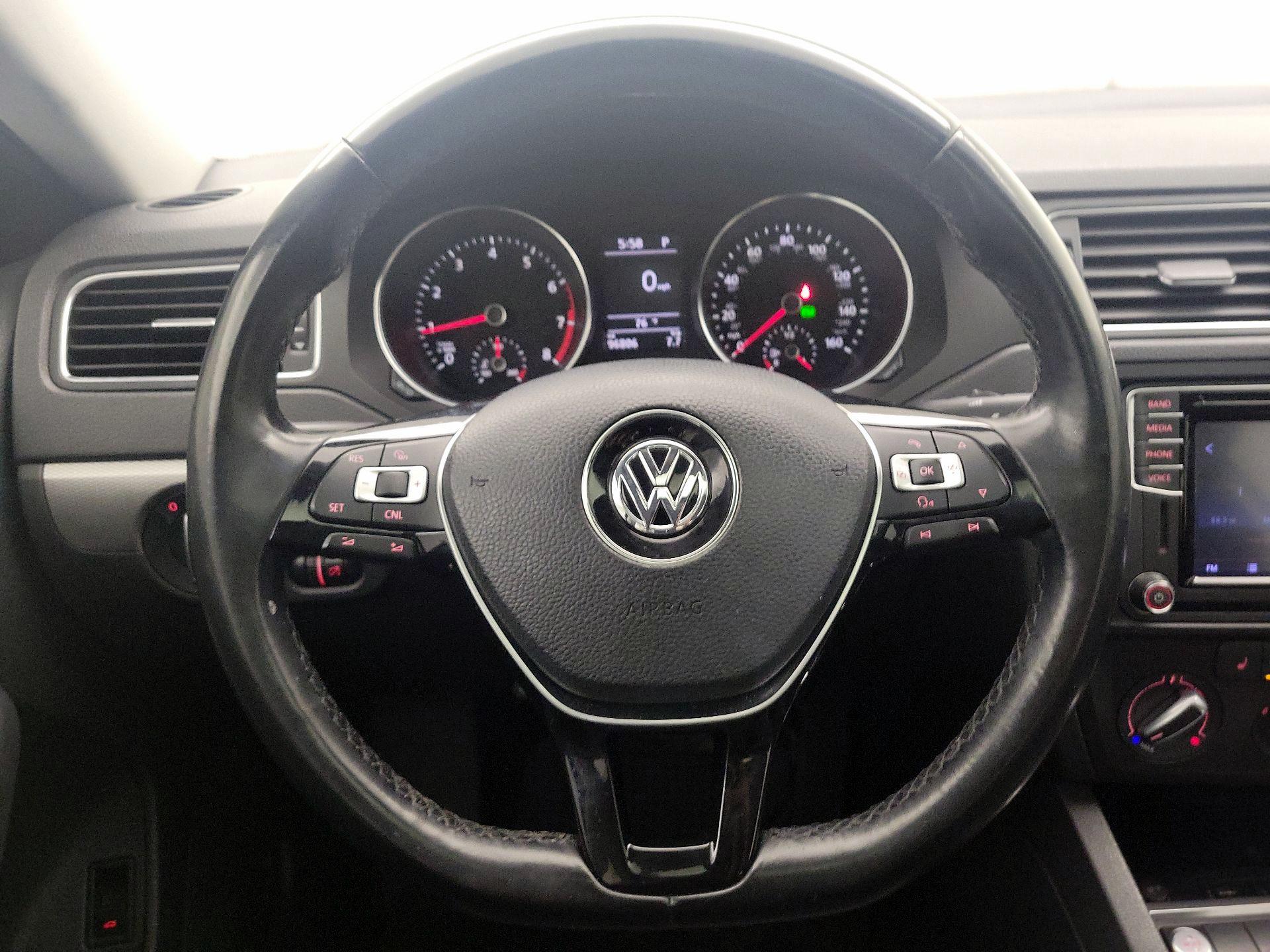 Thumbnail: 2017 Volkswagen Jetta - 10