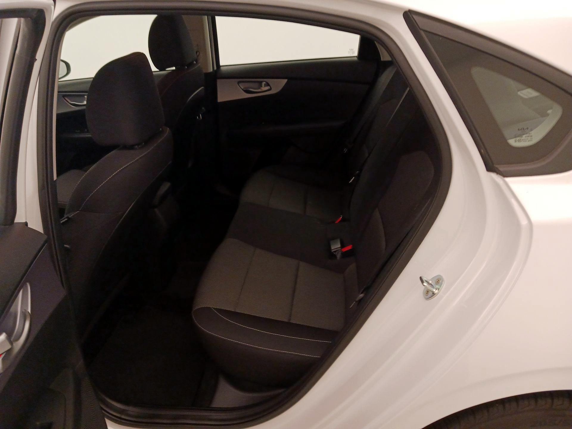 Thumbnail: 2022 Kia Forte - 19