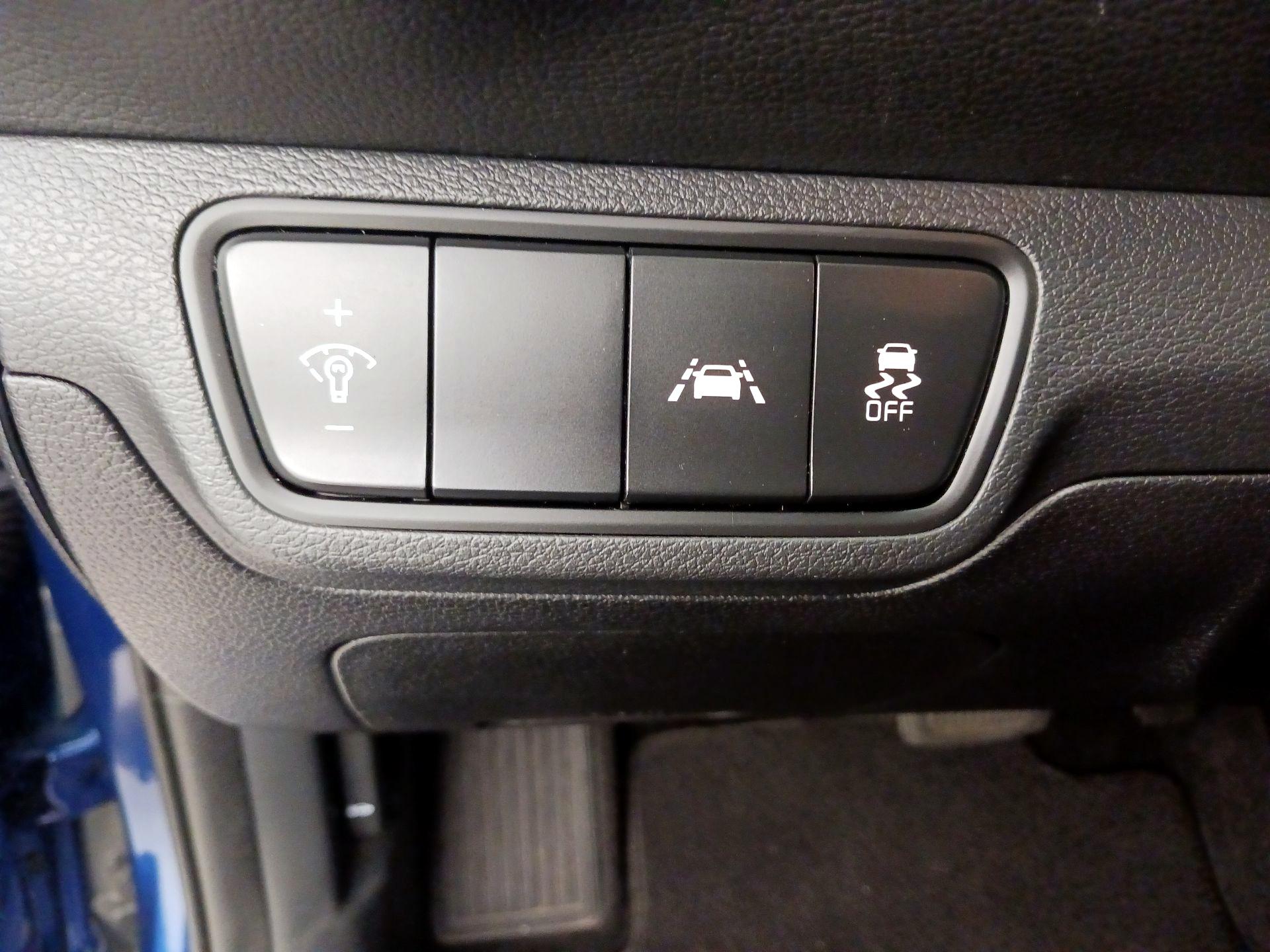 Thumbnail: 2020 Kia Forte - 13
