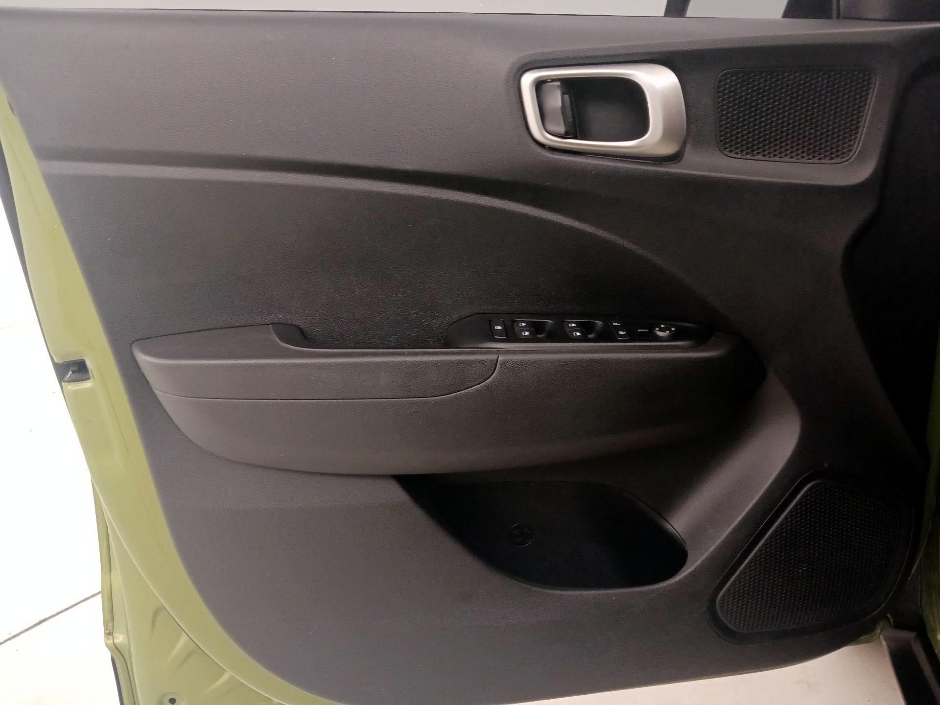 Thumbnail: 2021 Hyundai Venue - 12