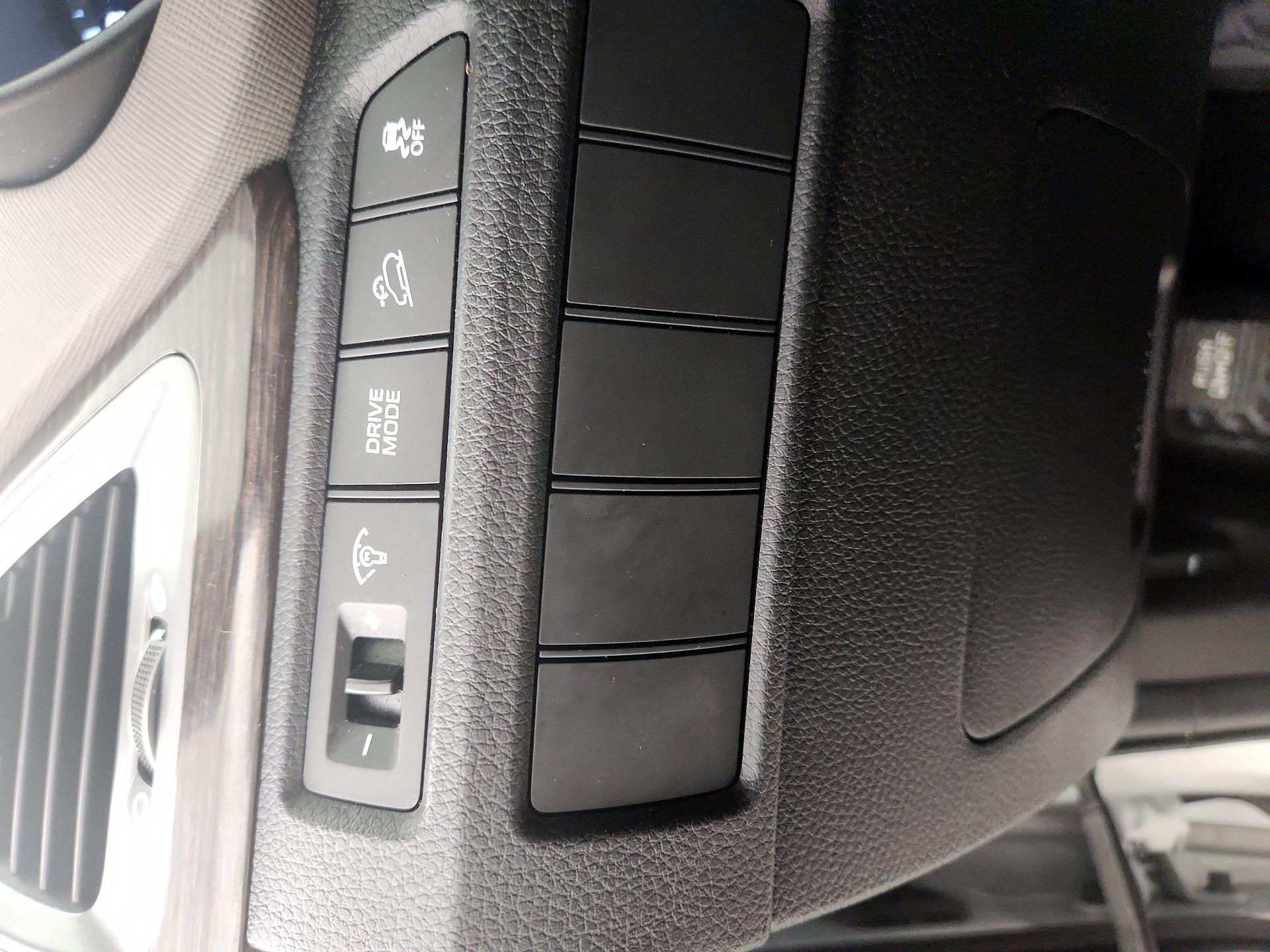 Thumbnail: 2017 Hyundai Santa Fe - 13
