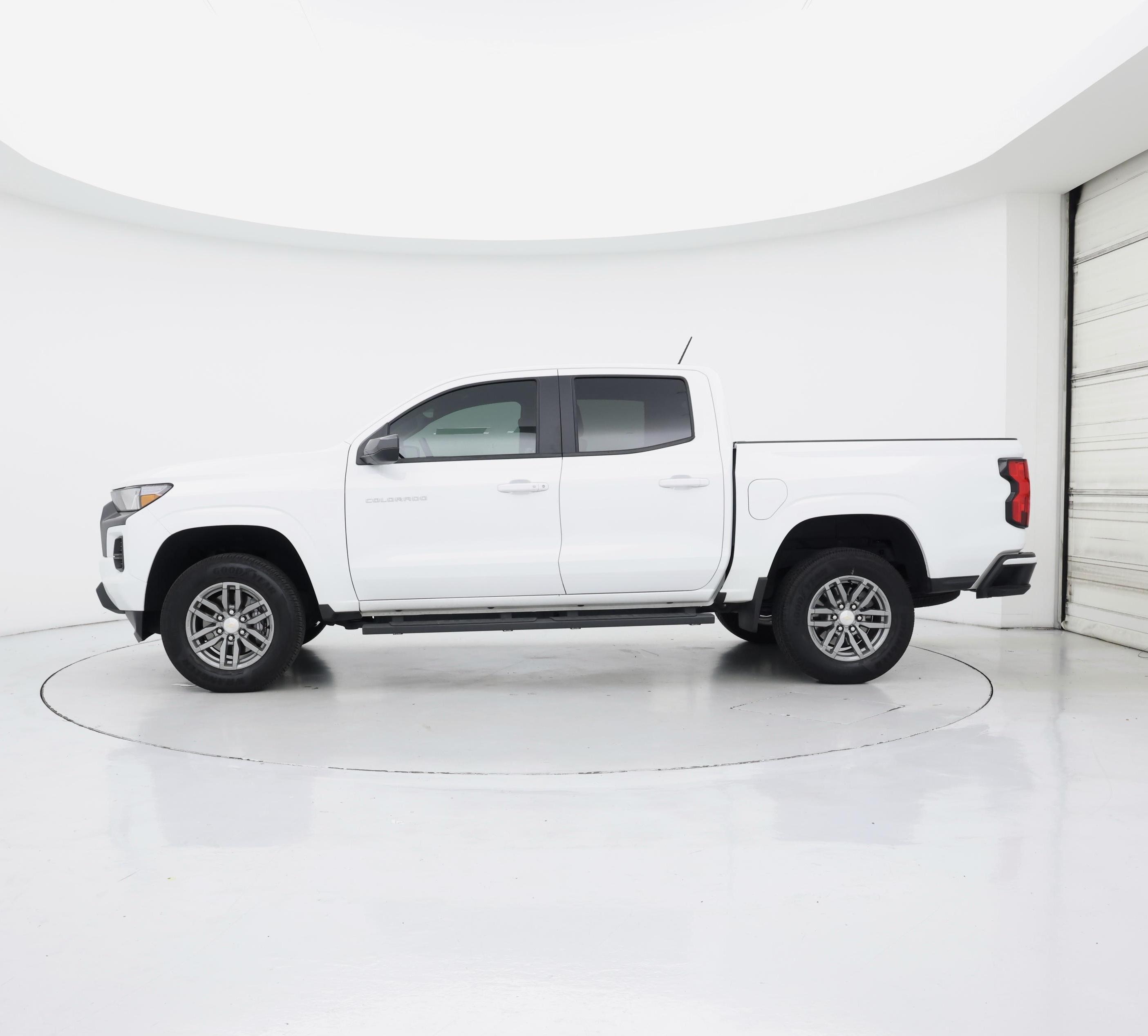 Thumbnail: 2024 Chevrolet Colorado - 3