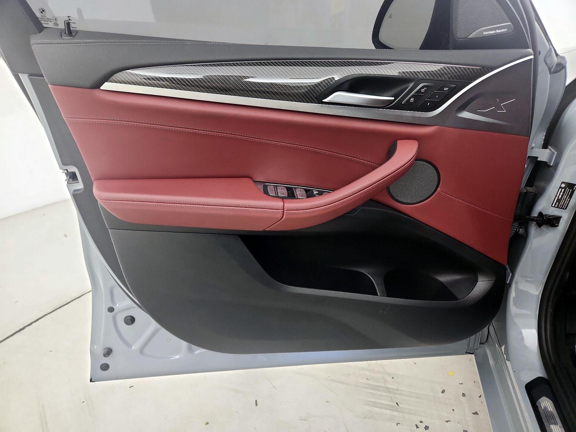 Thumbnail: 2022 BMW X4 - 12