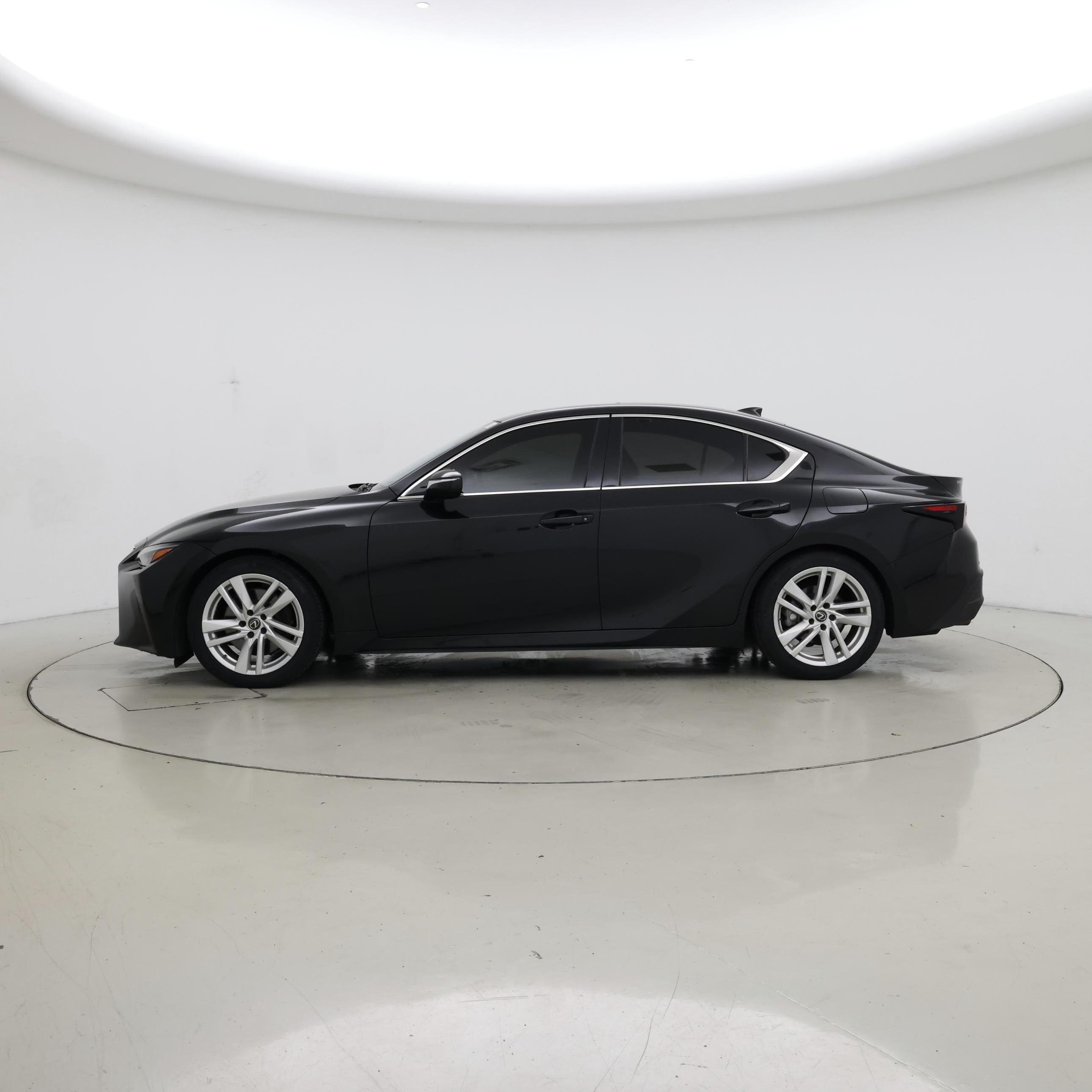 Thumbnail: 2021 Lexus IS - 3