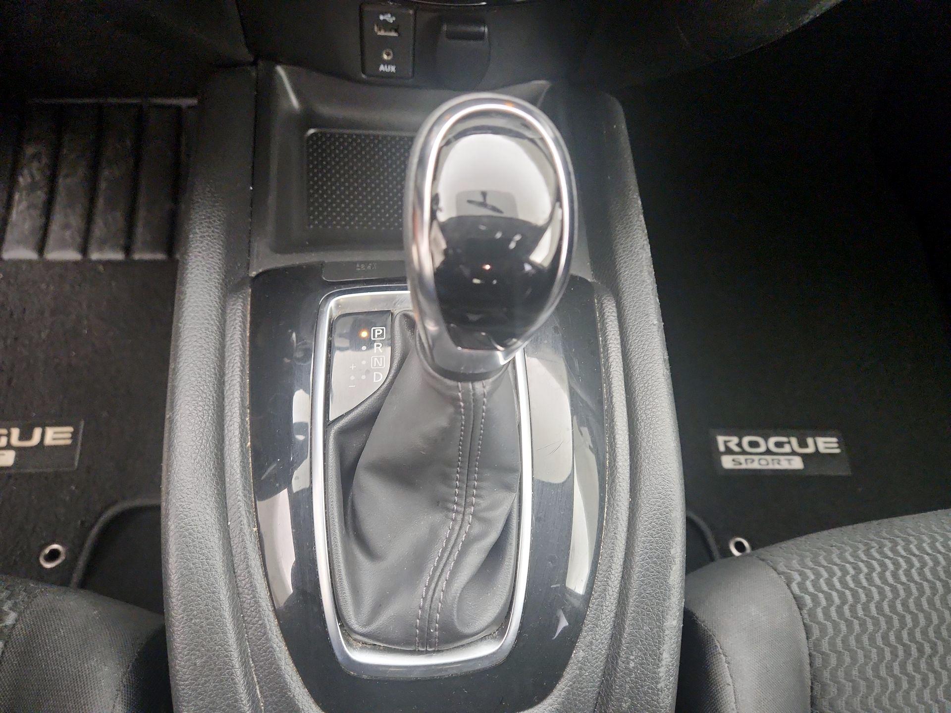 Thumbnail: 2017 Nissan Rogue Sport - 17