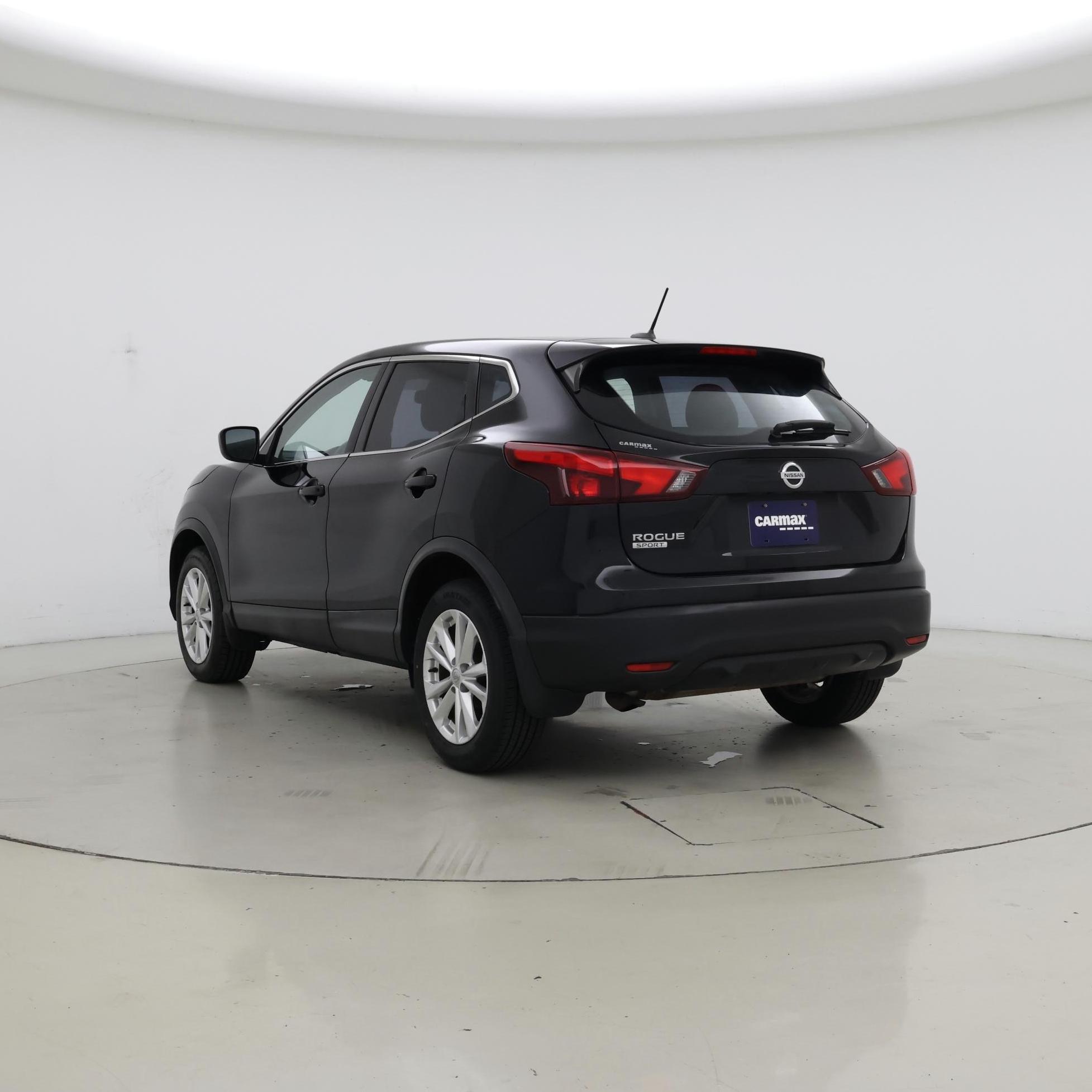 Thumbnail: 2017 Nissan Rogue Sport - 2