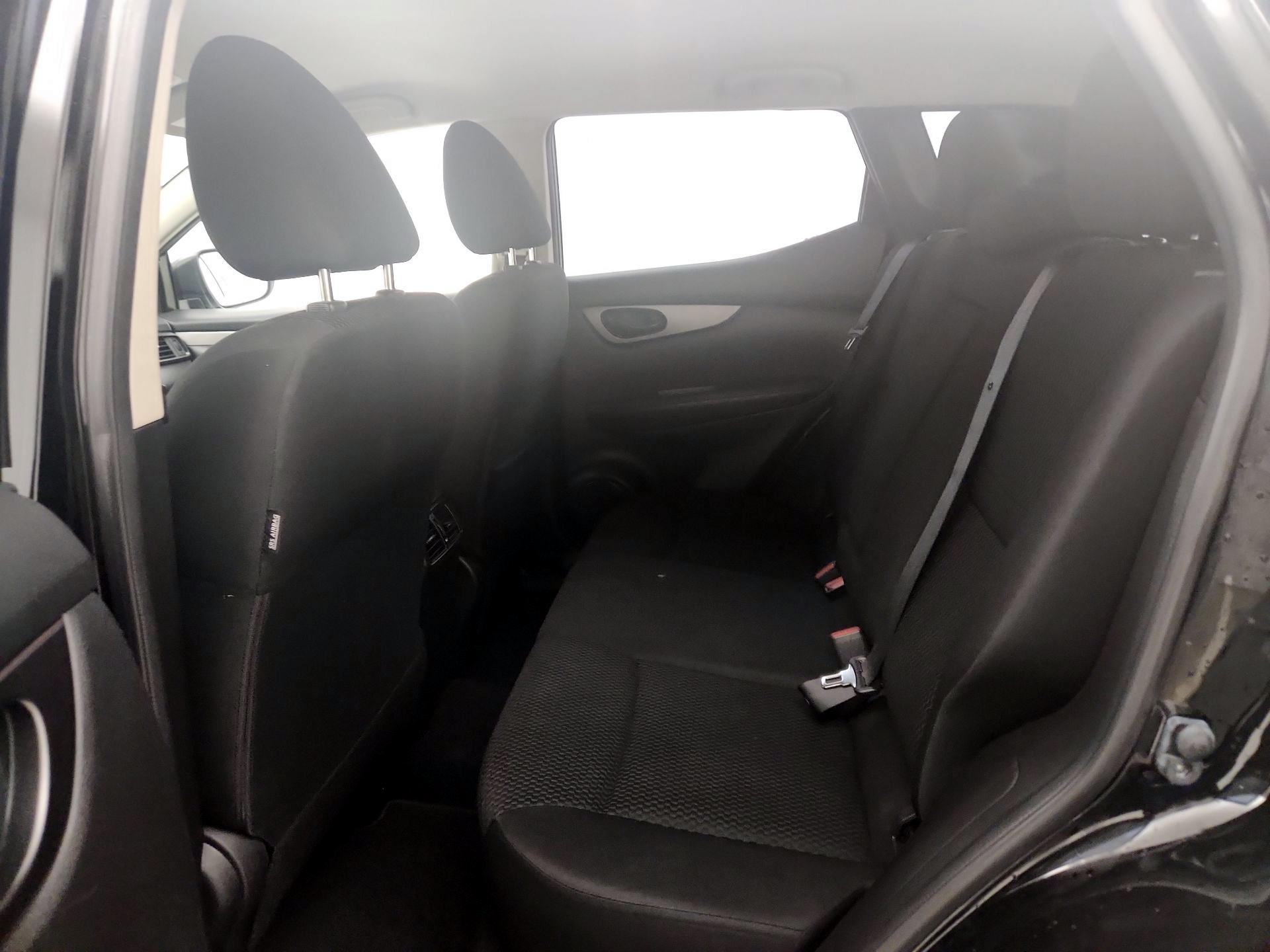 Thumbnail: 2017 Nissan Rogue Sport - 19