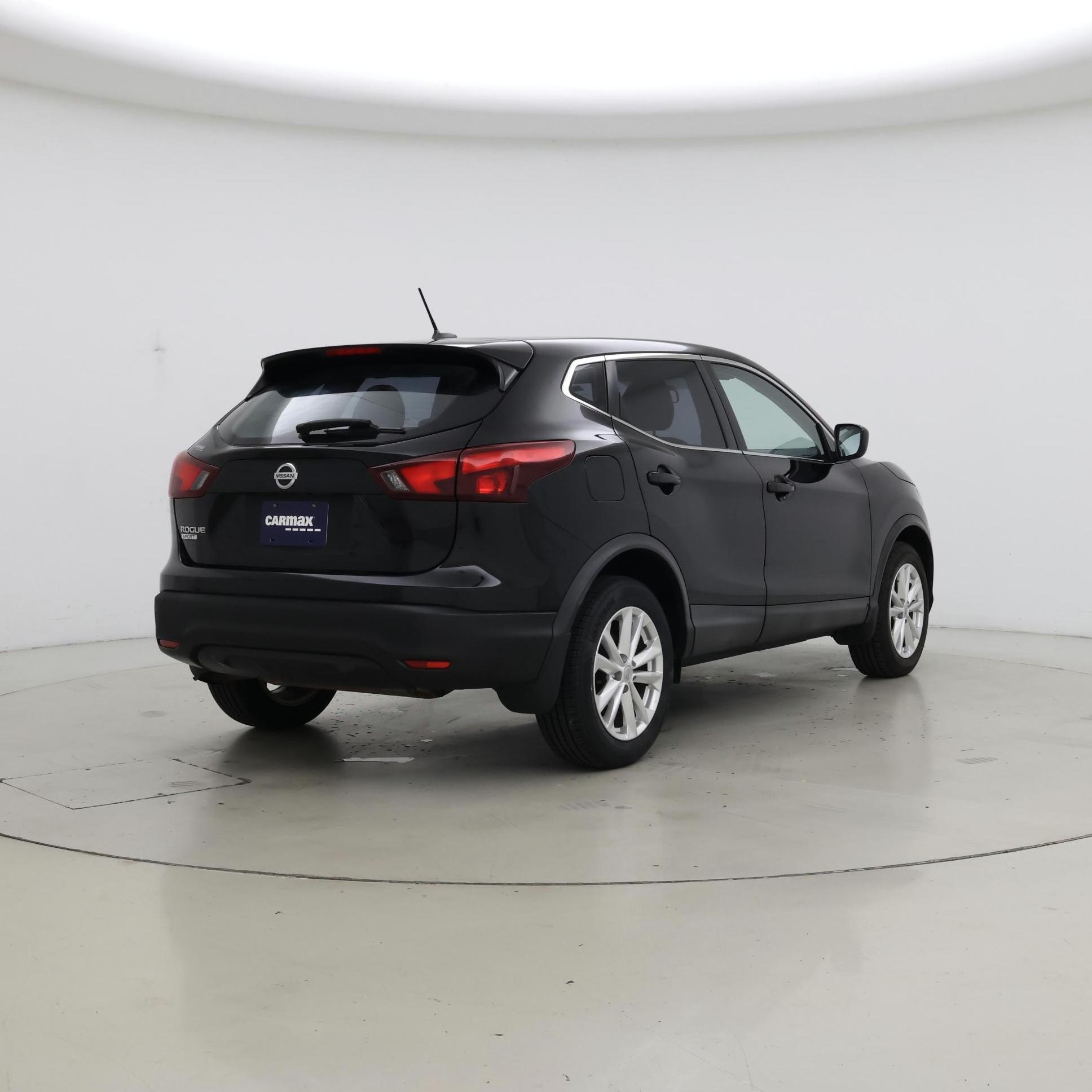 Thumbnail: 2017 Nissan Rogue Sport - 8