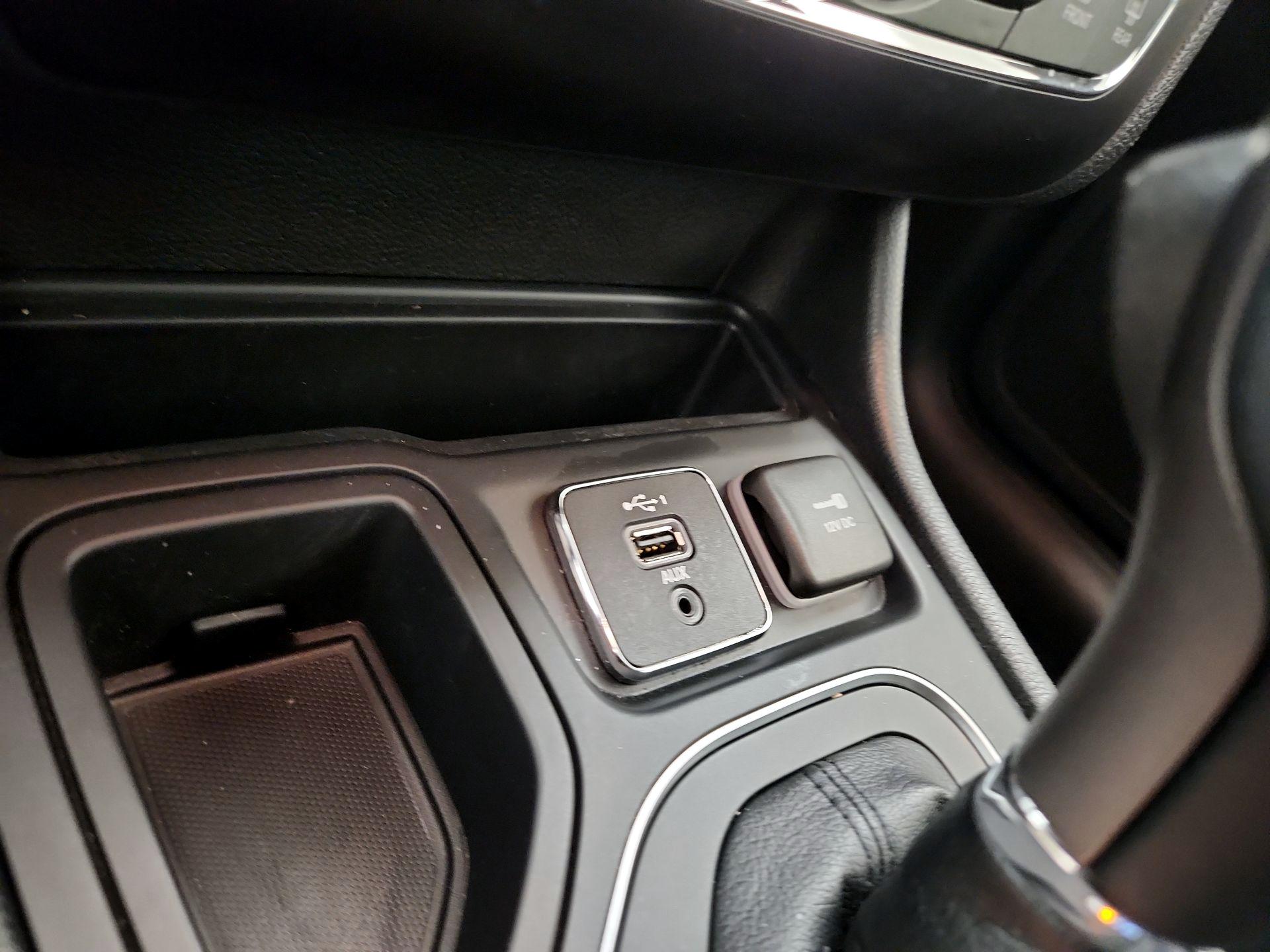 Thumbnail: 2021 Jeep Cherokee - 18
