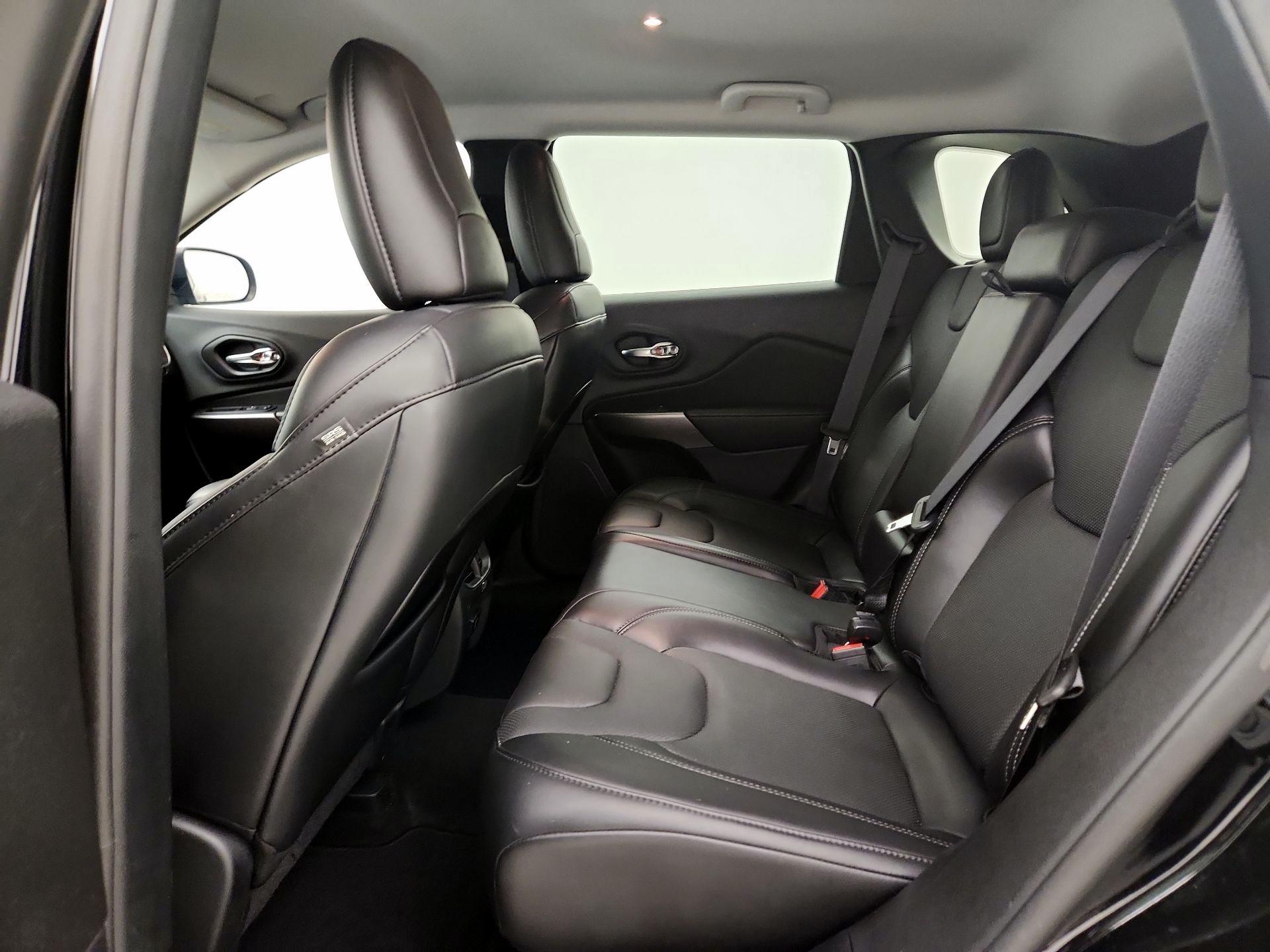 Thumbnail: 2021 Jeep Cherokee - 19
