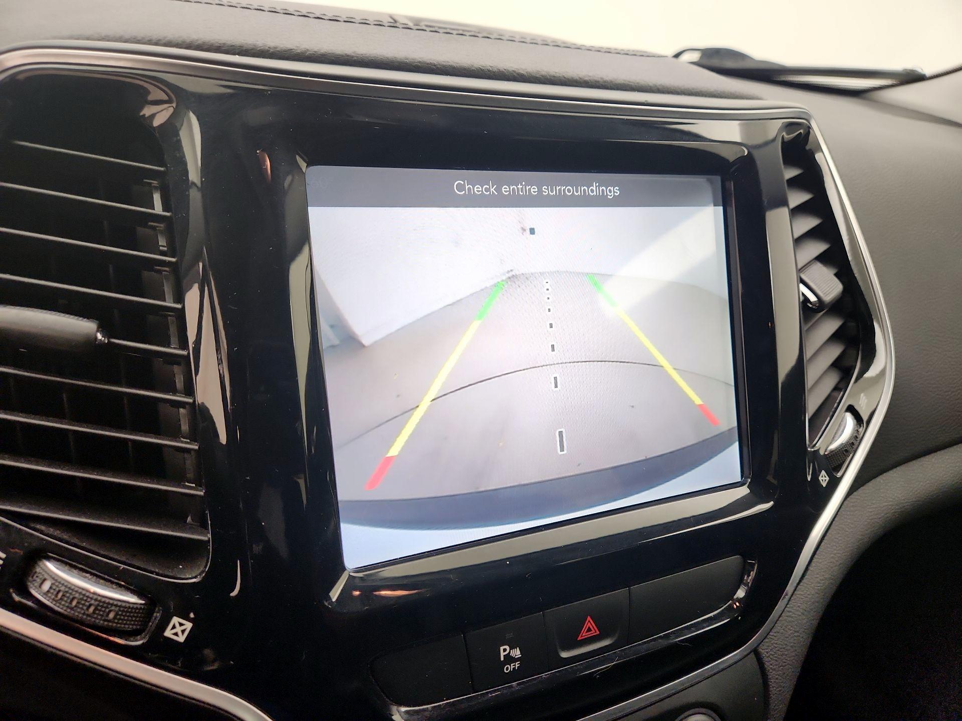 Thumbnail: 2019 Jeep Cherokee - 14