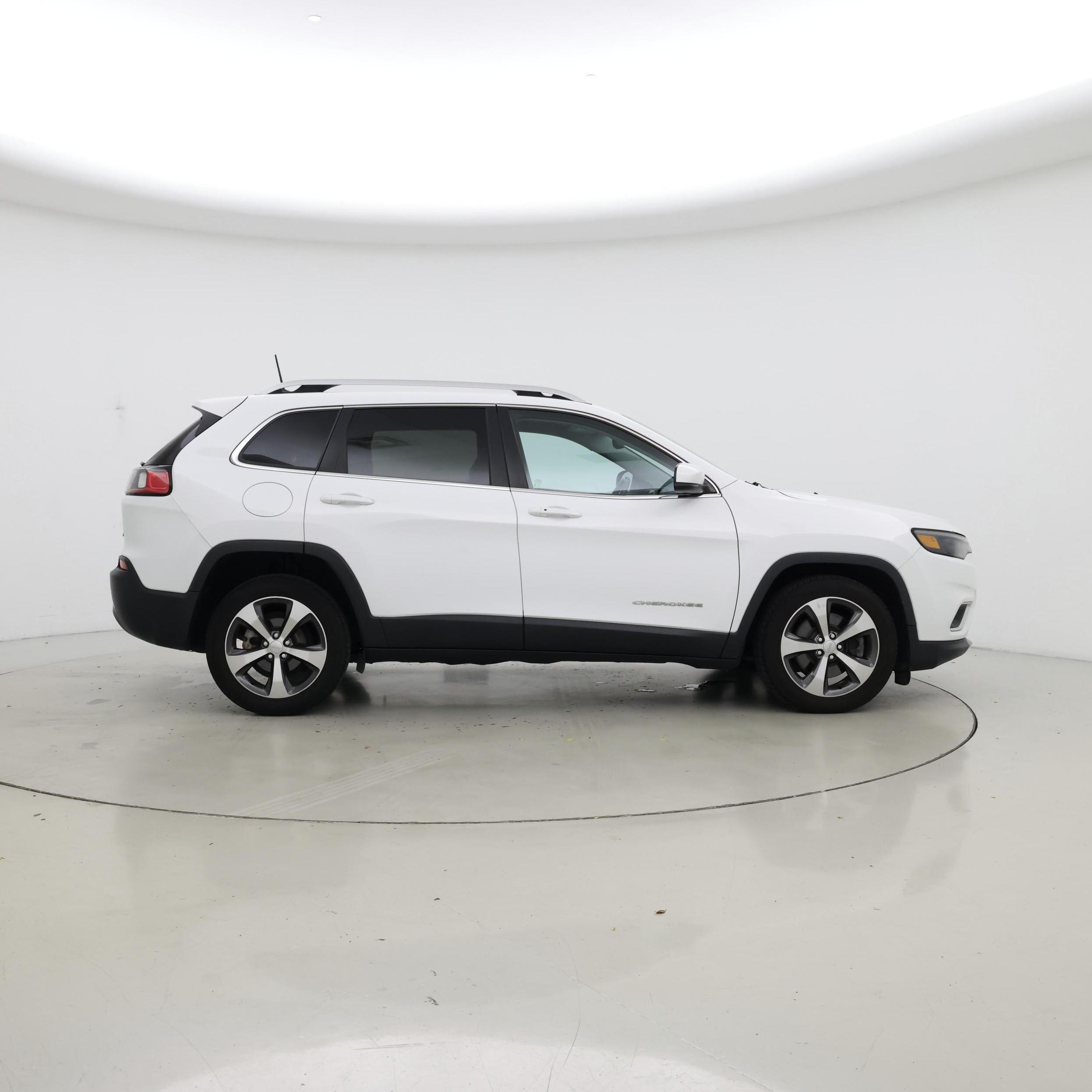 Thumbnail: 2019 Jeep Cherokee - 7