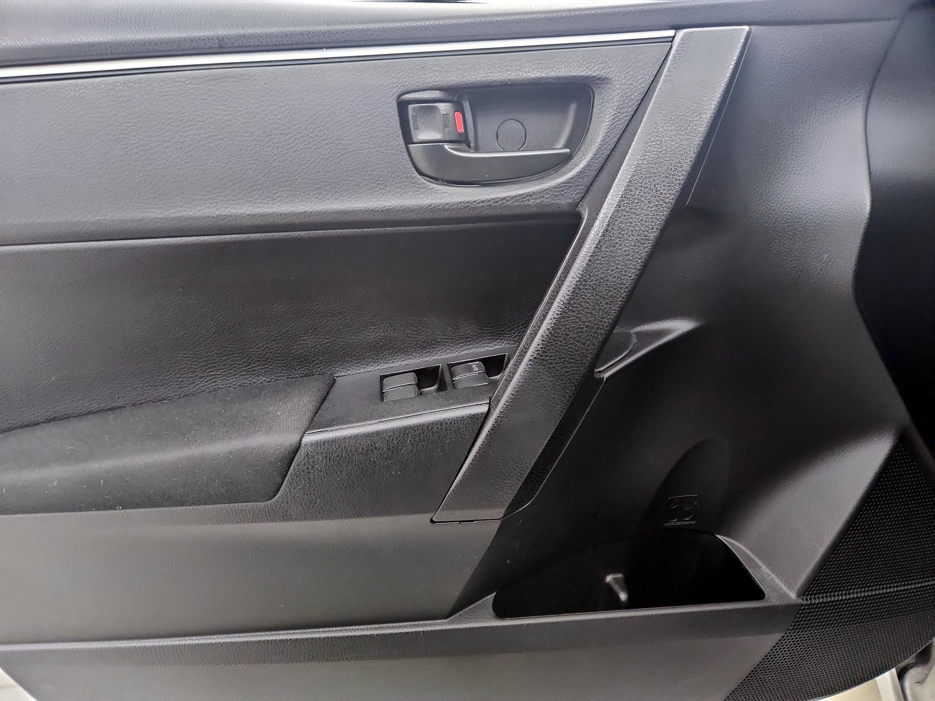 Thumbnail: 2016 Toyota Corolla - 12