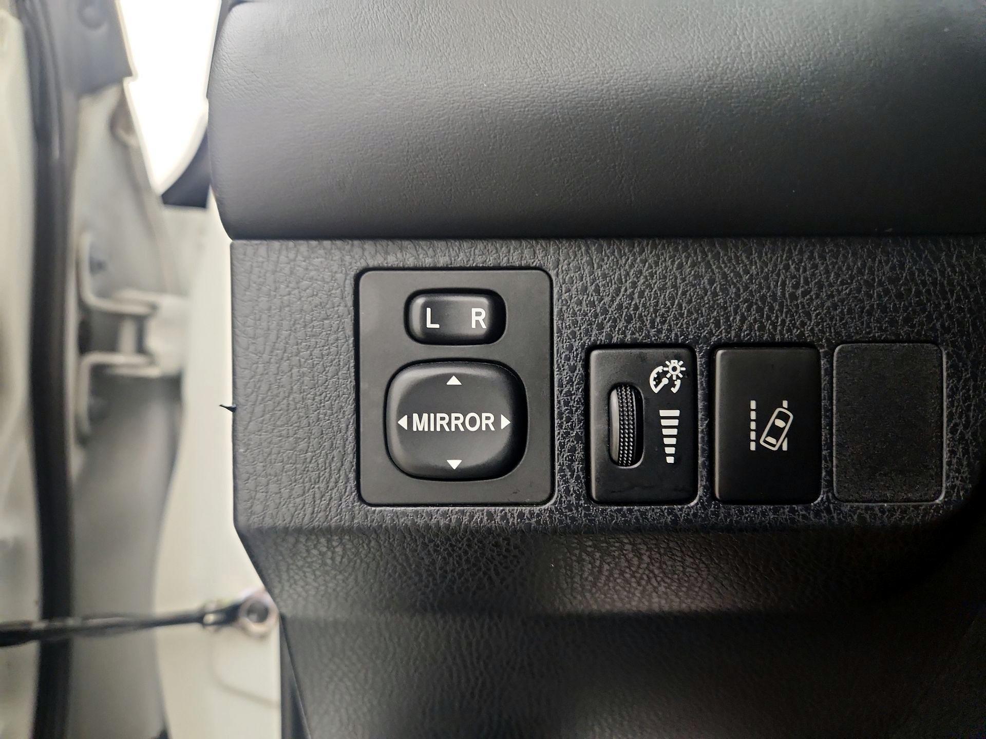 Thumbnail: 2018 Toyota RAV4 - 13