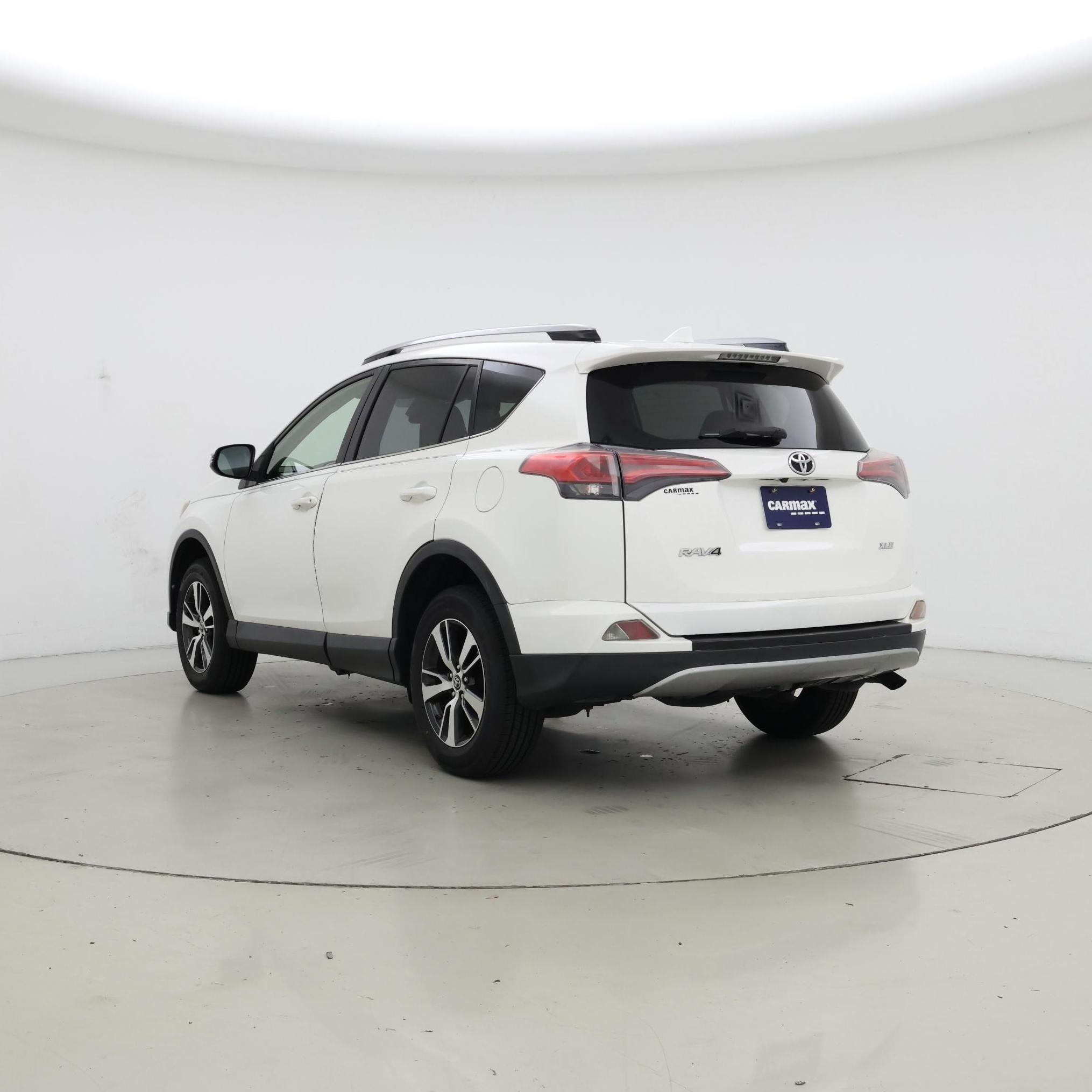 Thumbnail: 2018 Toyota RAV4 - 2