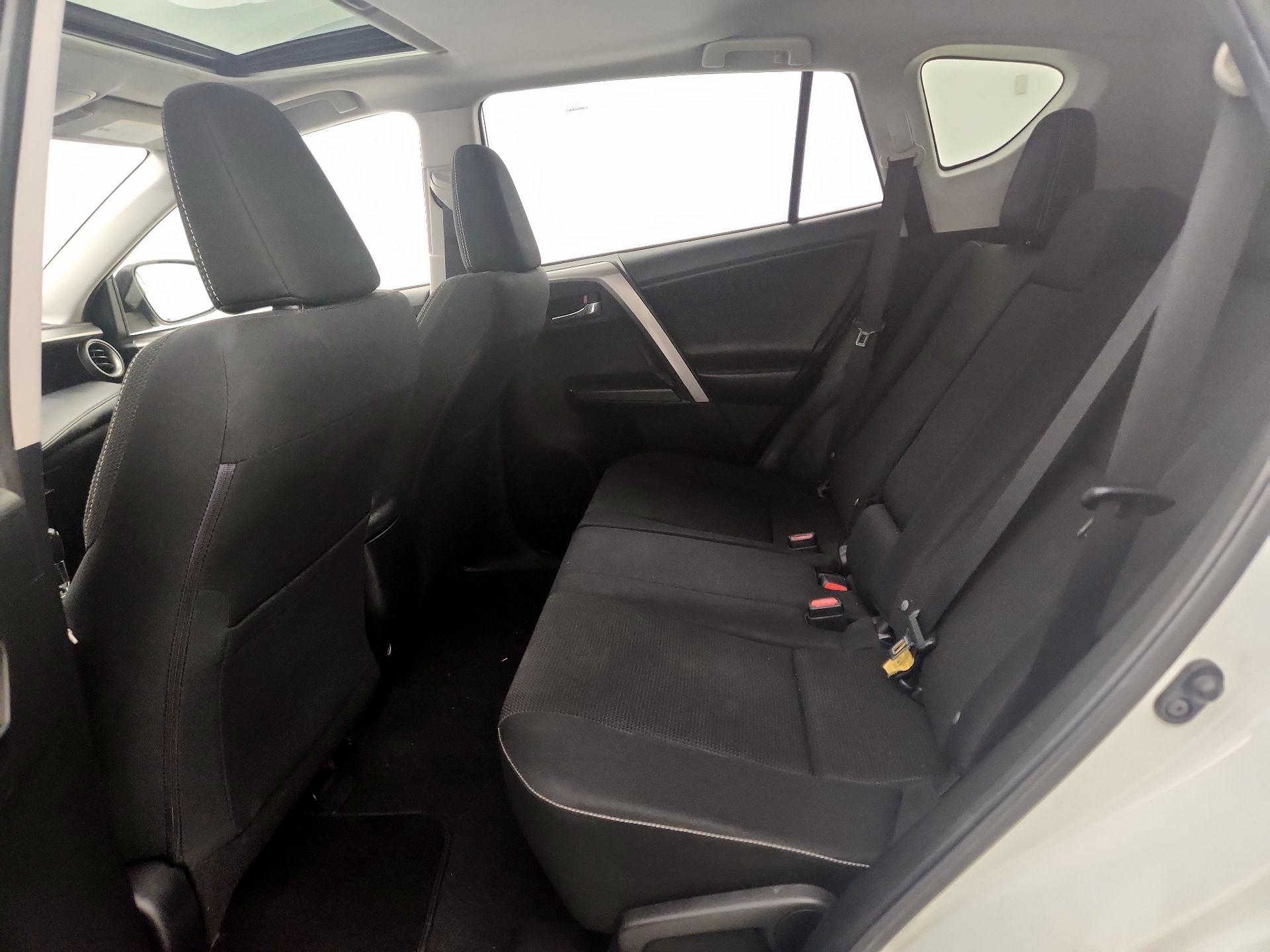 Thumbnail: 2018 Toyota RAV4 - 20