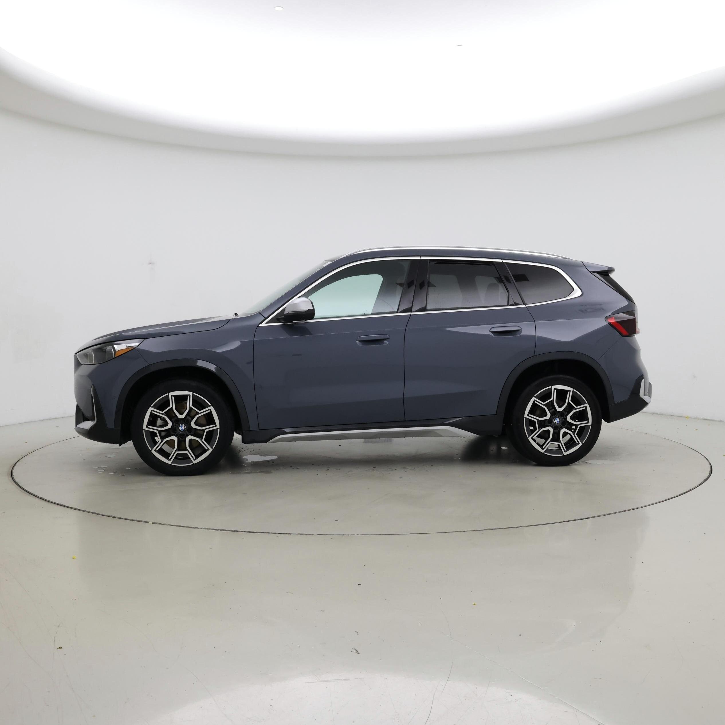 Thumbnail: 2023 BMW X1 - 3