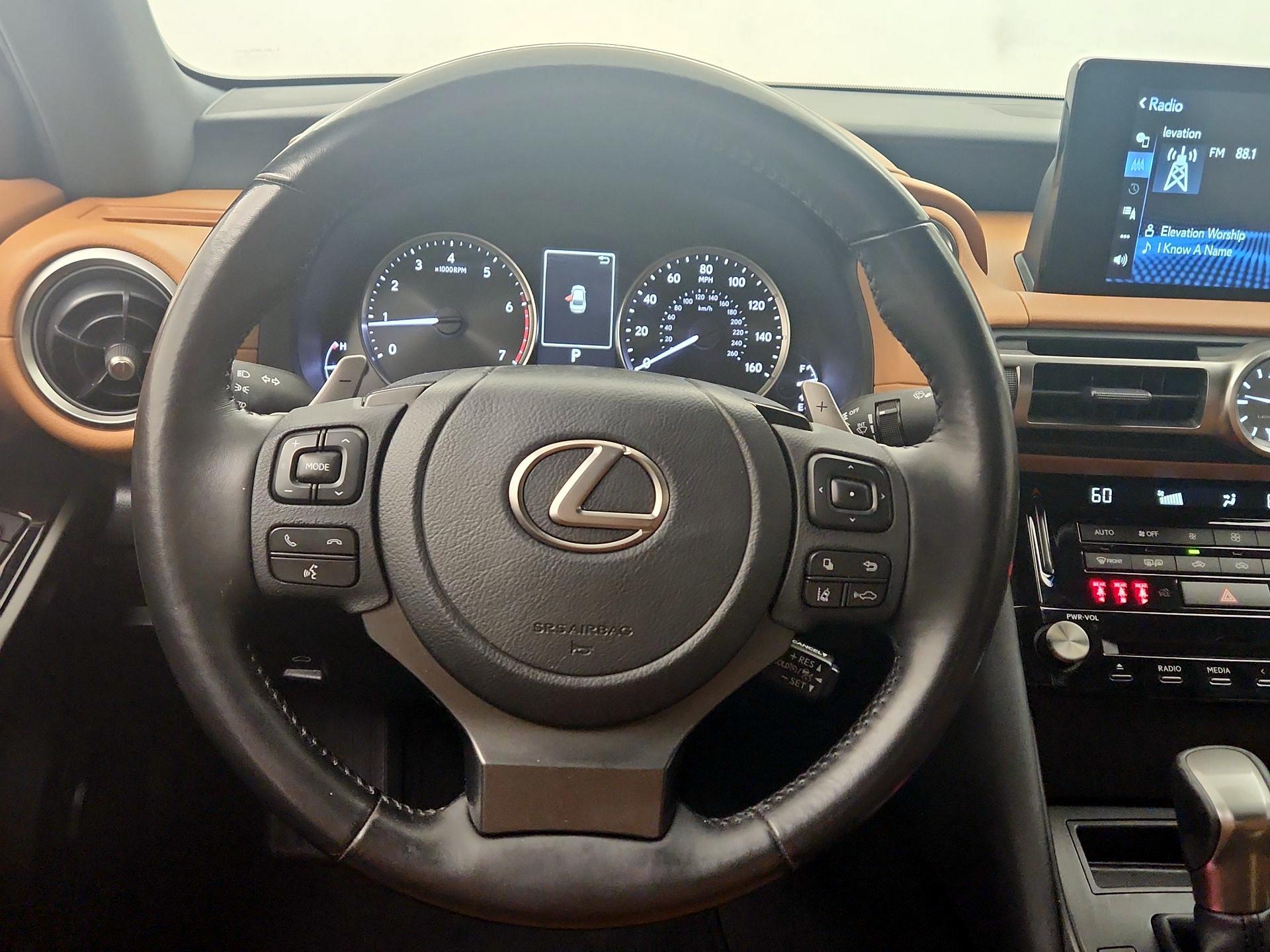 Thumbnail: 2022 Lexus IS - 10
