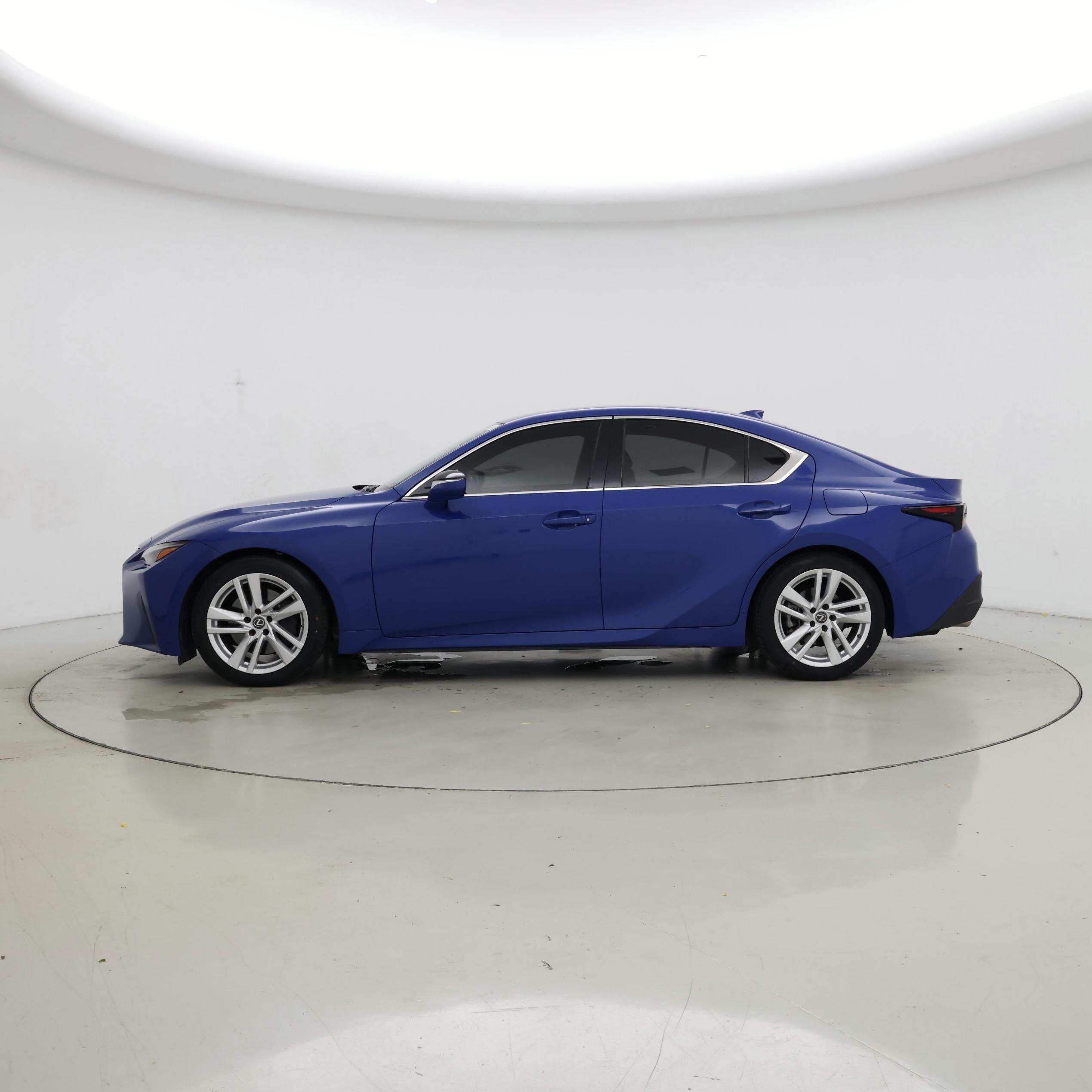 Thumbnail: 2022 Lexus IS - 3