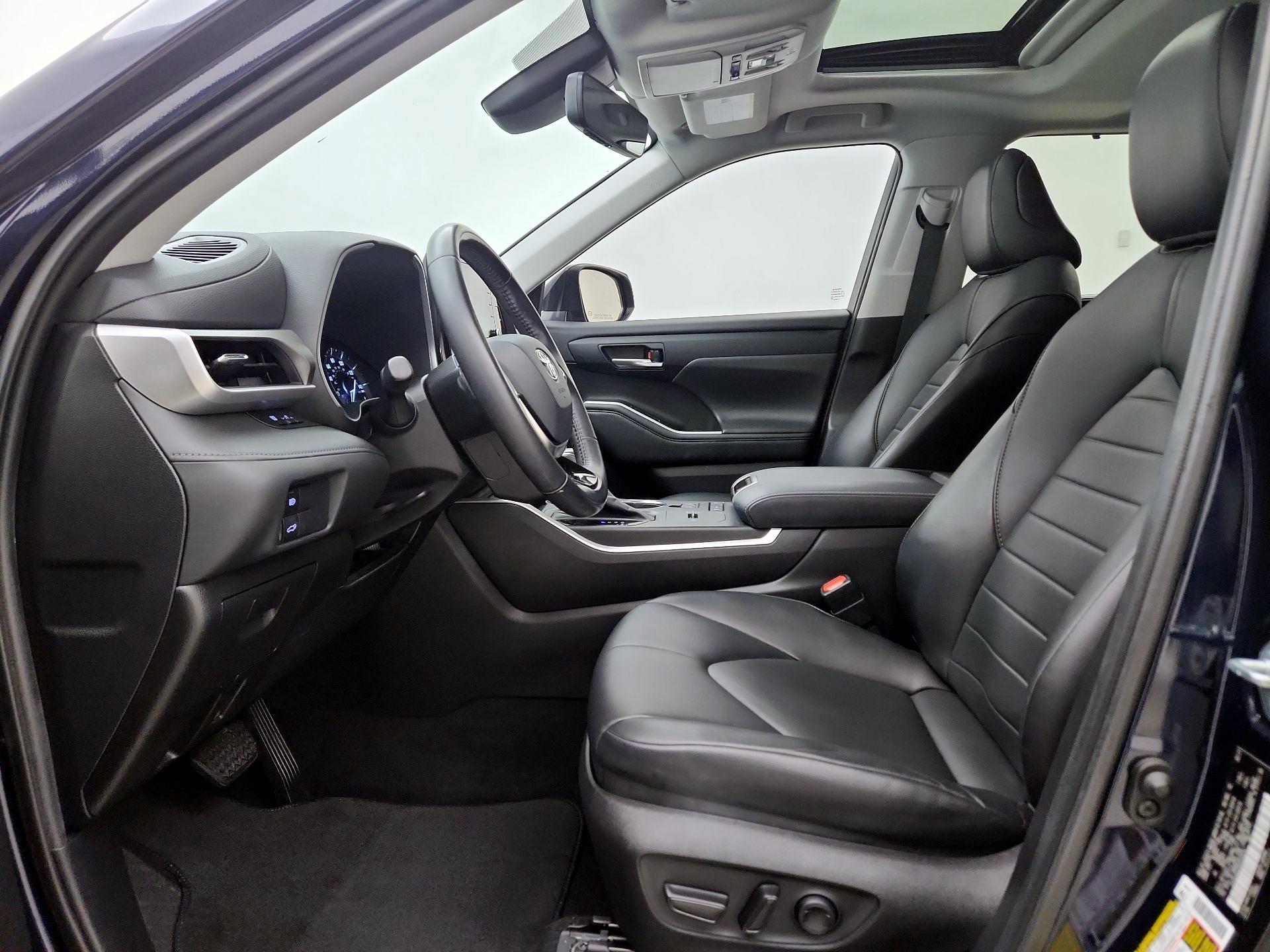 Thumbnail: 2021 Toyota Highlander - 11