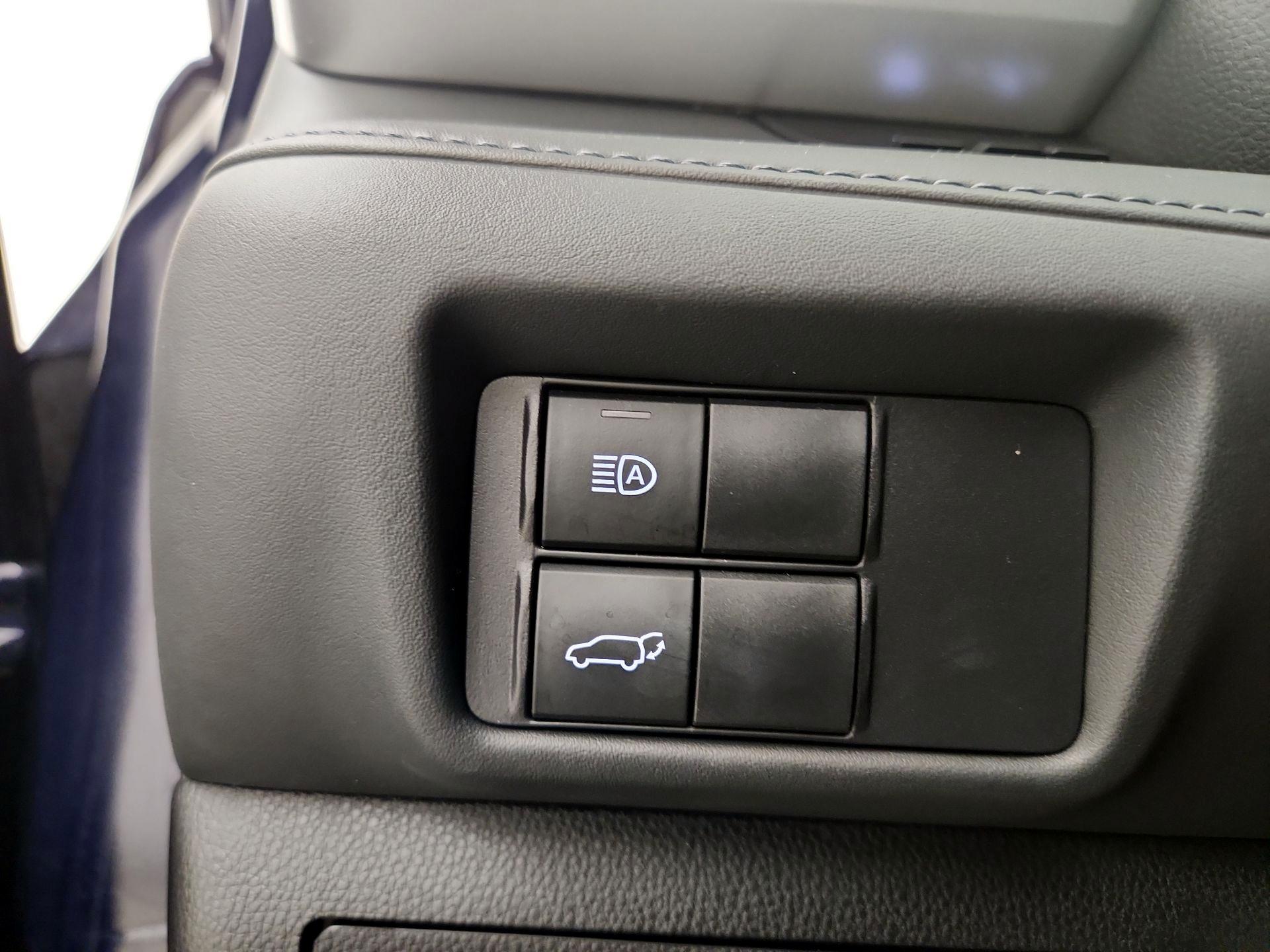 Thumbnail: 2021 Toyota Highlander - 13