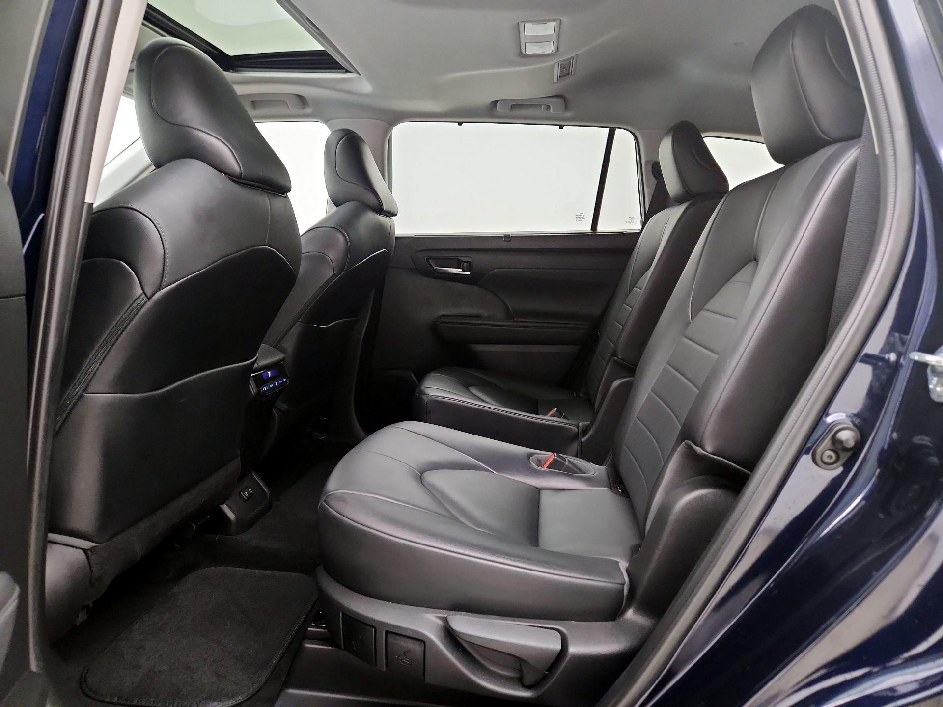 Thumbnail: 2021 Toyota Highlander - 20