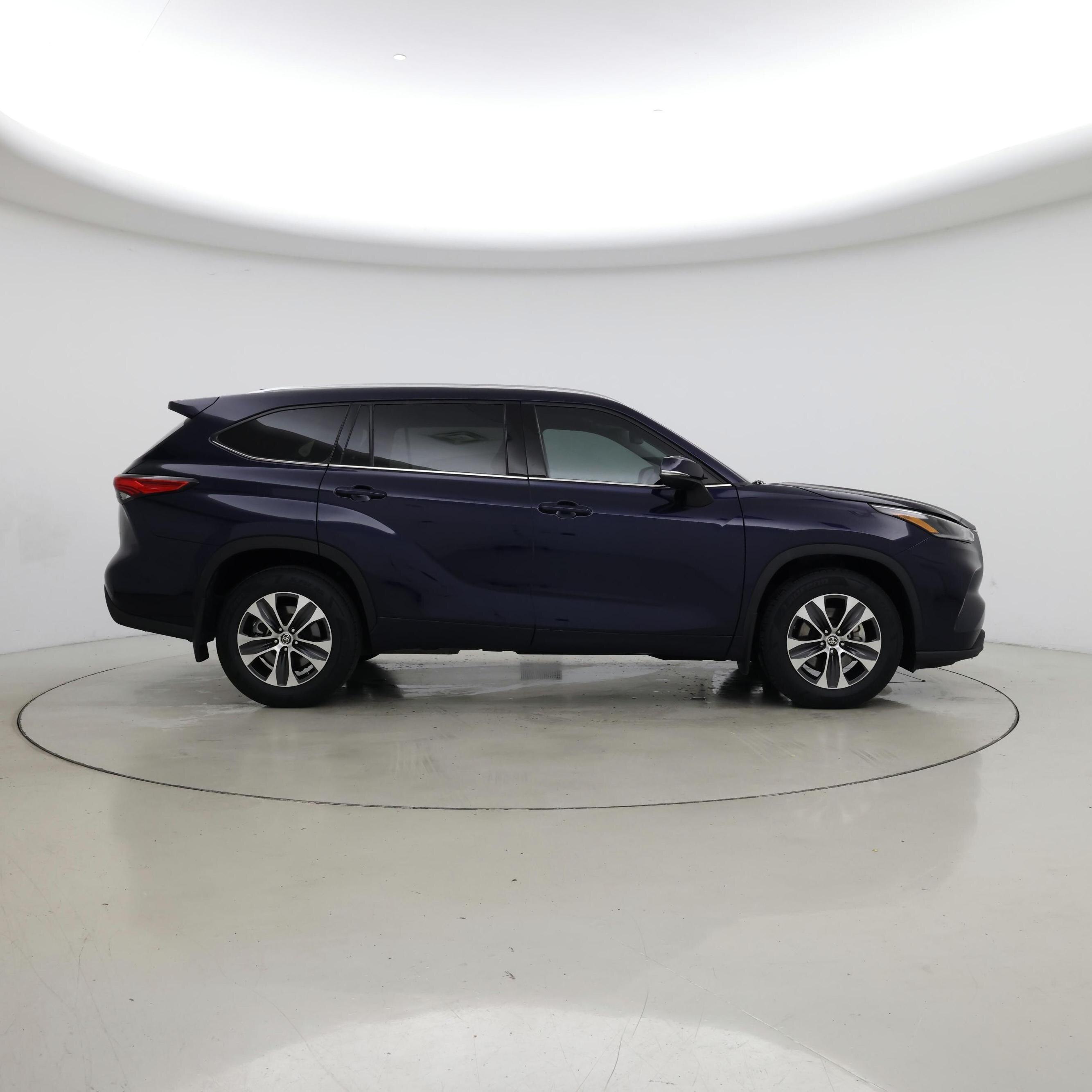 Thumbnail: 2021 Toyota Highlander - 7