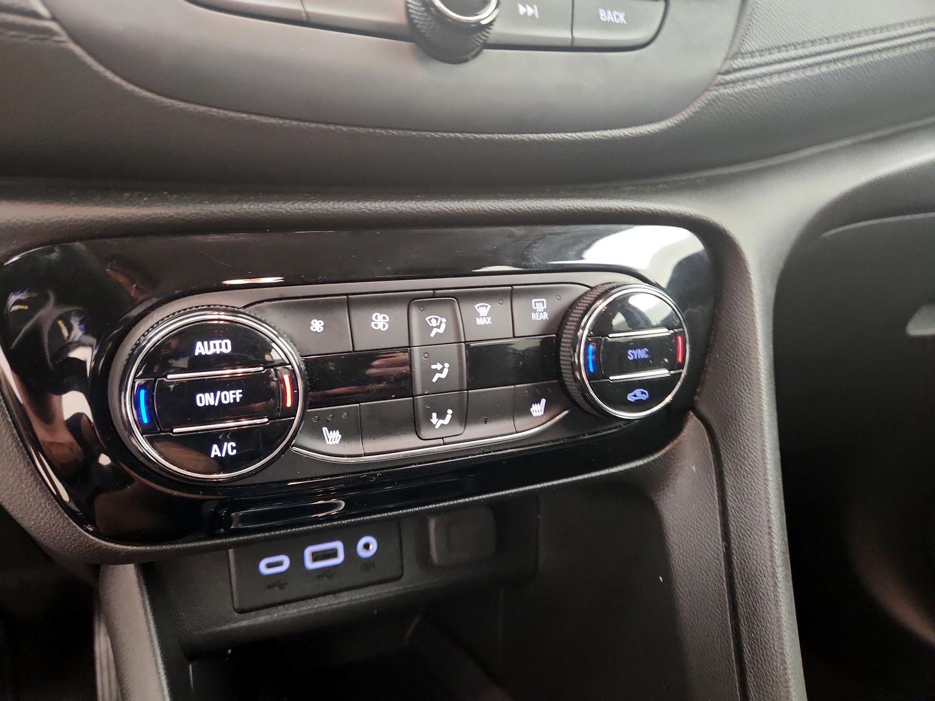 Thumbnail: 2020 Buick Encore GX - 16