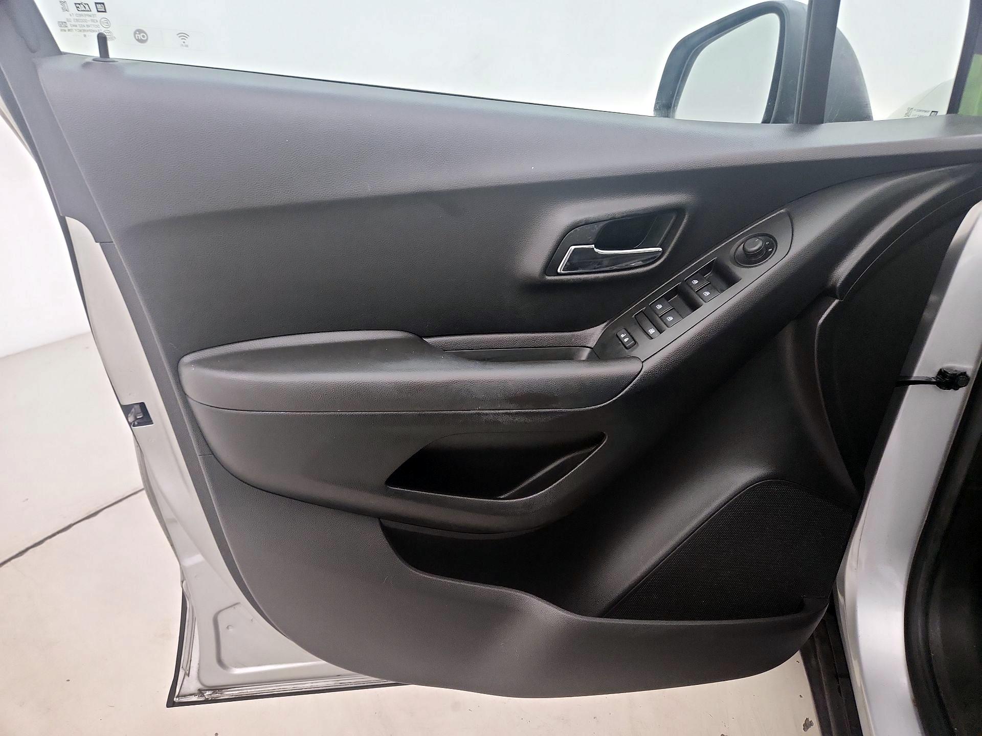 Thumbnail: 2020 Chevrolet Trax - 12