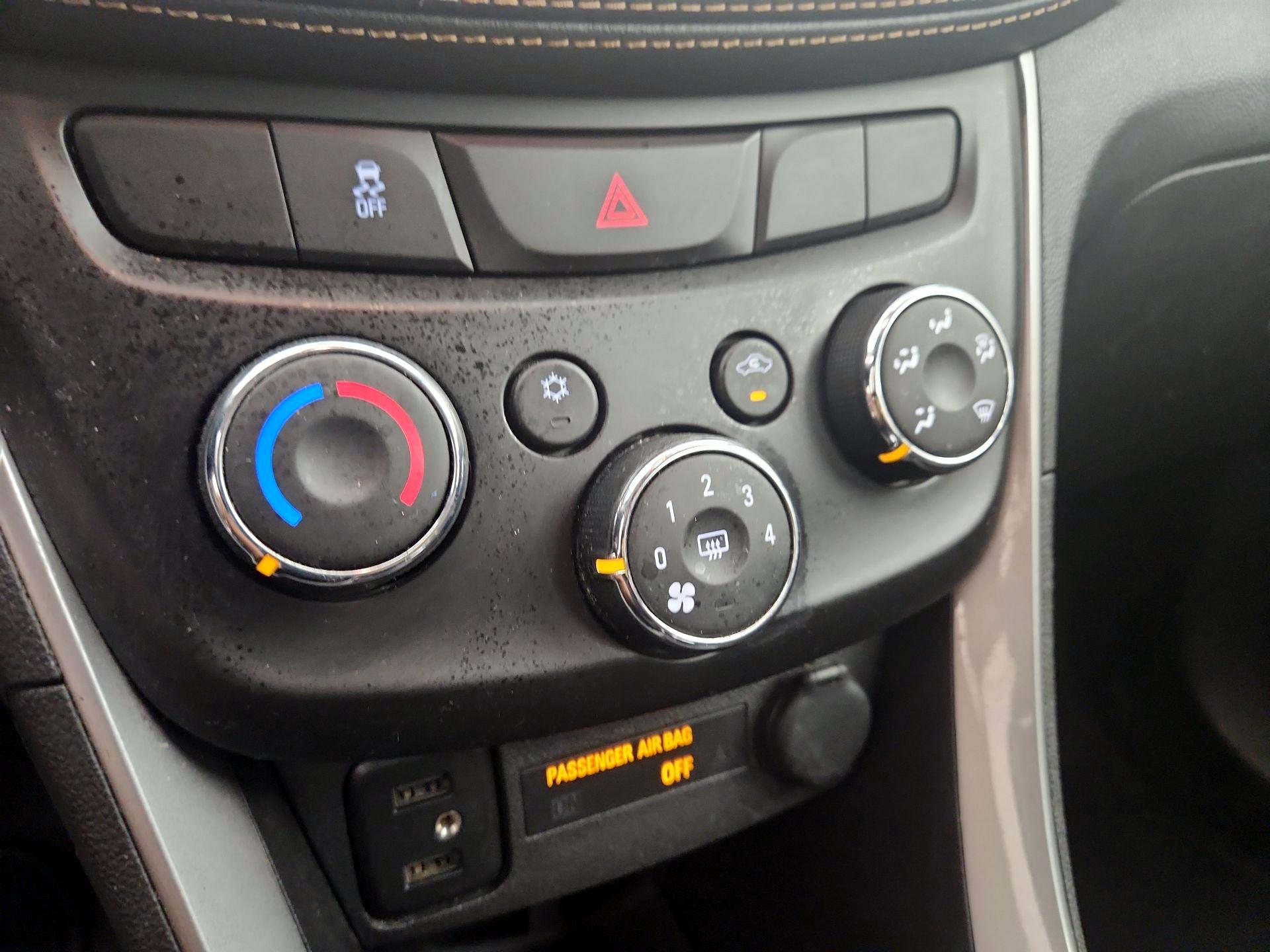 Thumbnail: 2020 Chevrolet Trax - 16