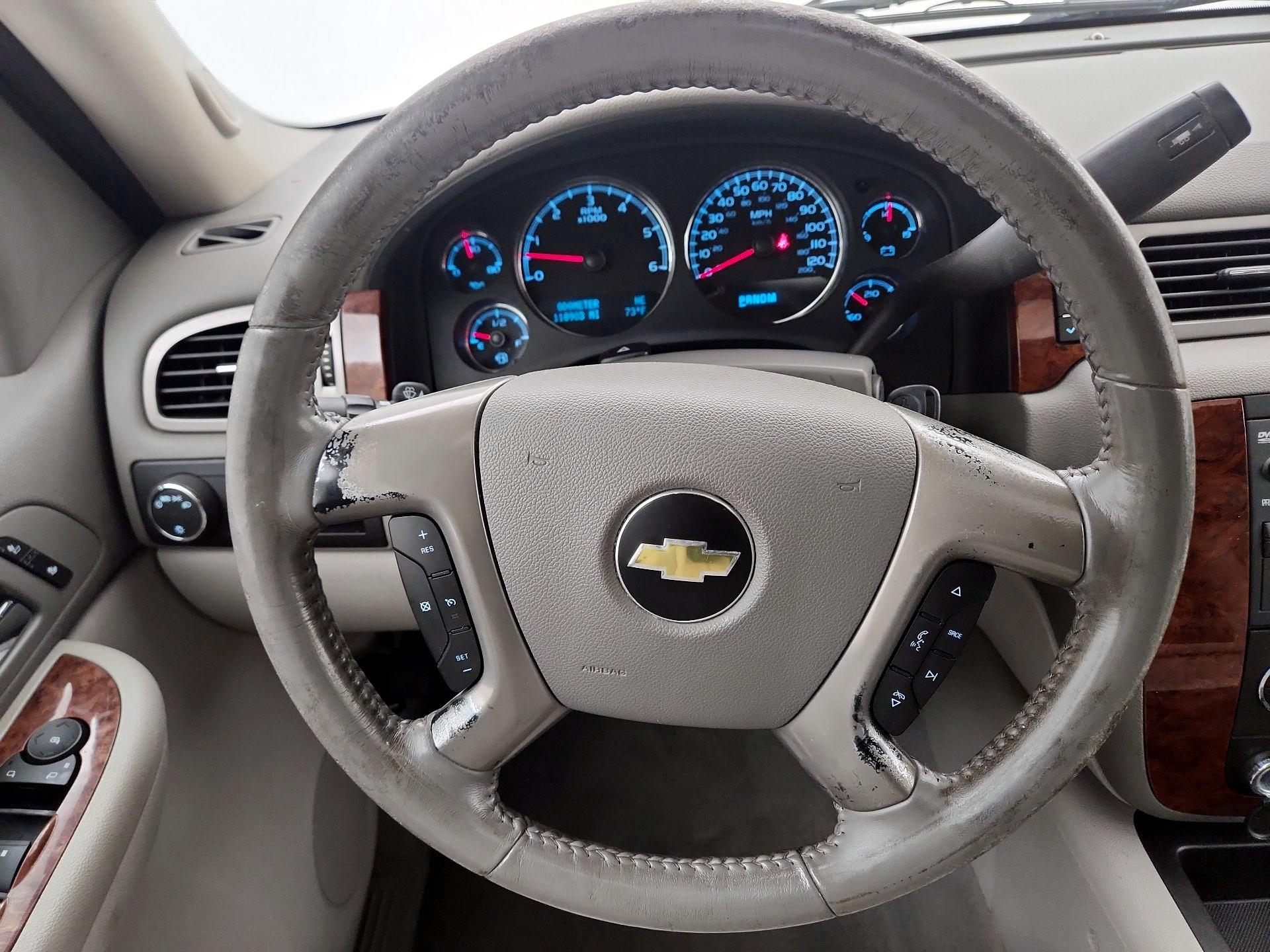 Thumbnail: 2014 Chevrolet Suburban - 10