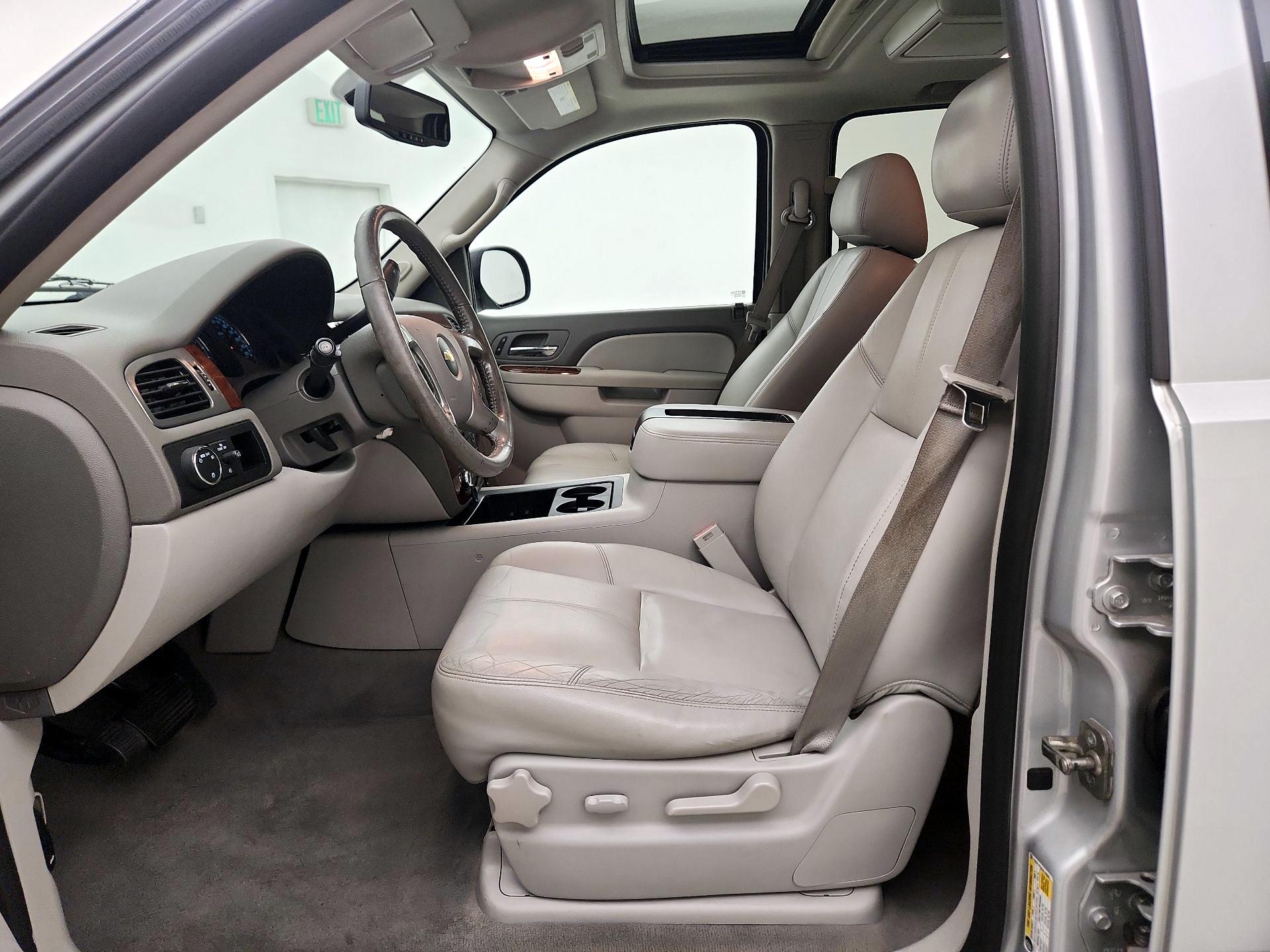 Thumbnail: 2014 Chevrolet Suburban - 11